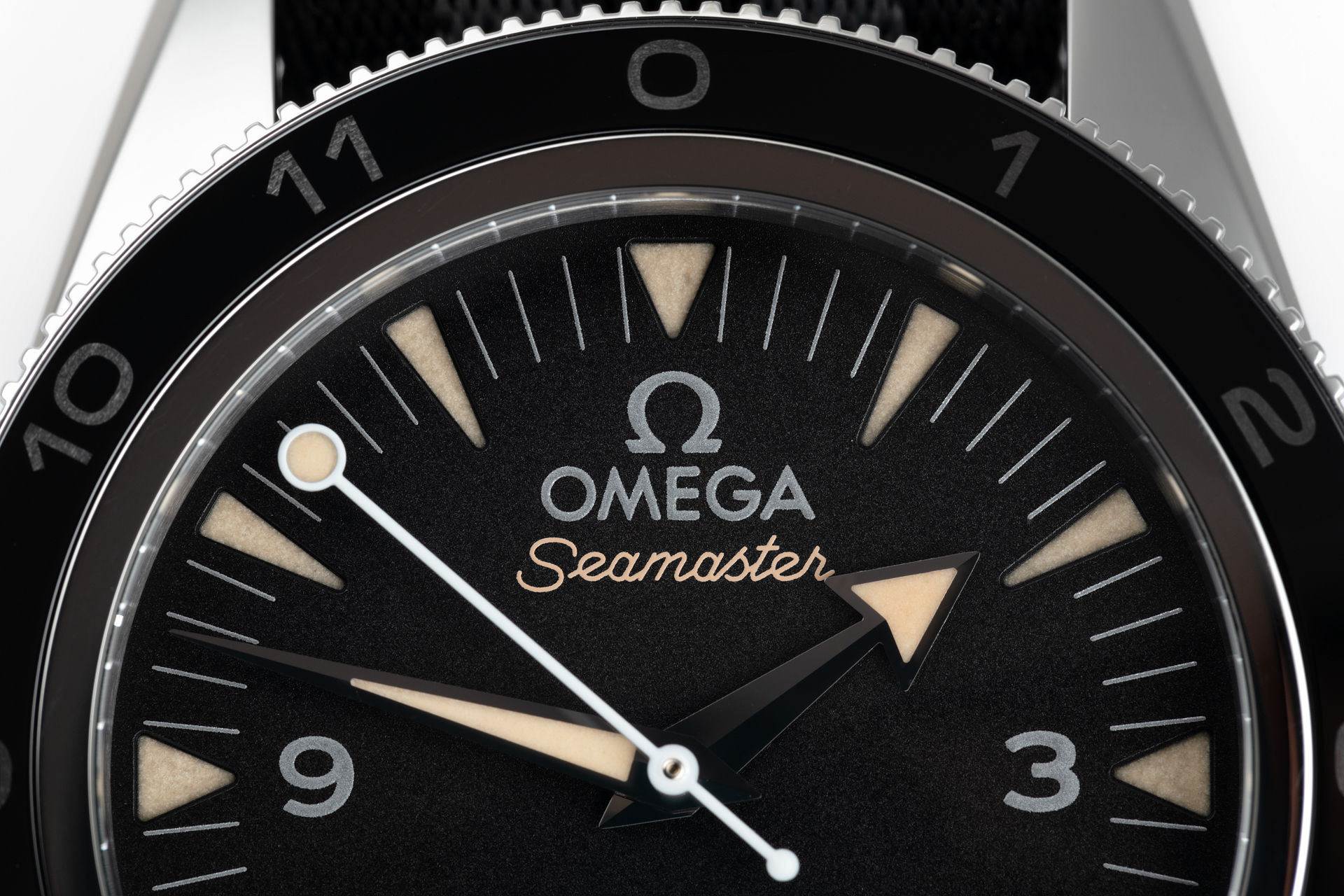 ref 233.32.41.21.01.001 | Limited Edition 'Omega Warranty' | Omega Seamaster Spectre