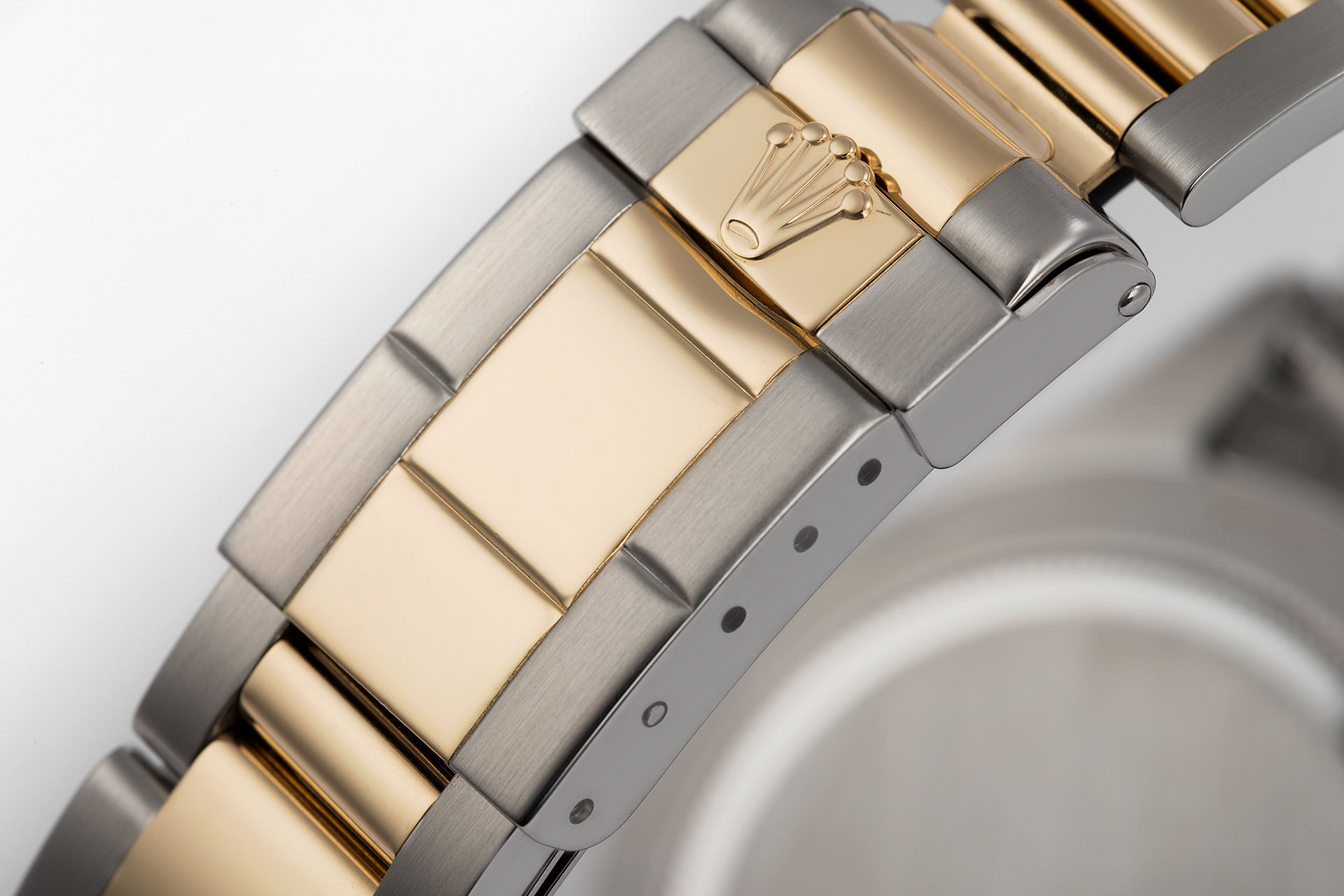 ref 16523 | Gold & Steel 'Rolex Warranty' | Rolex Cosmograph Daytona