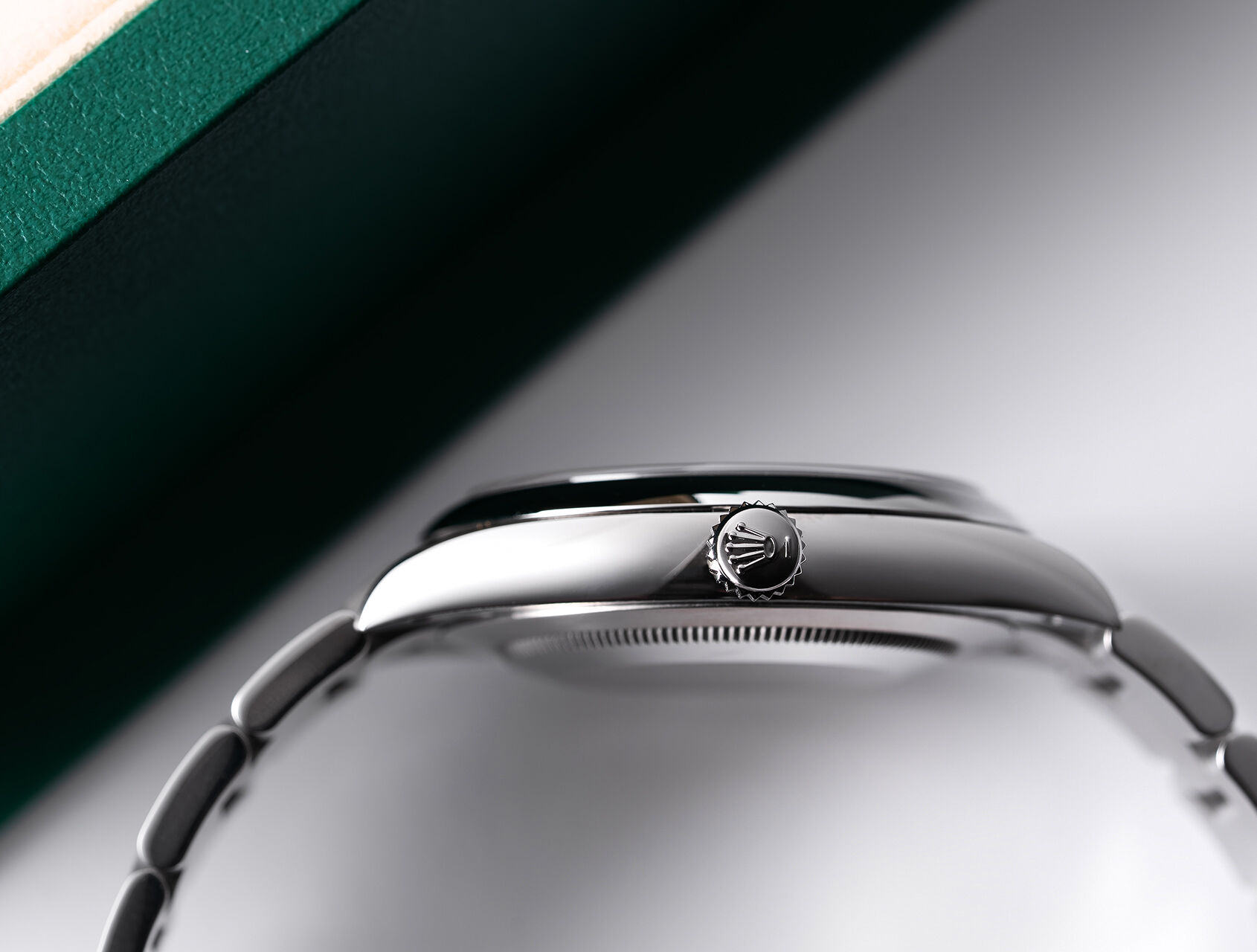 ref 124300 | 124300 - Green Lacquer | Rolex Oyster Perpetual