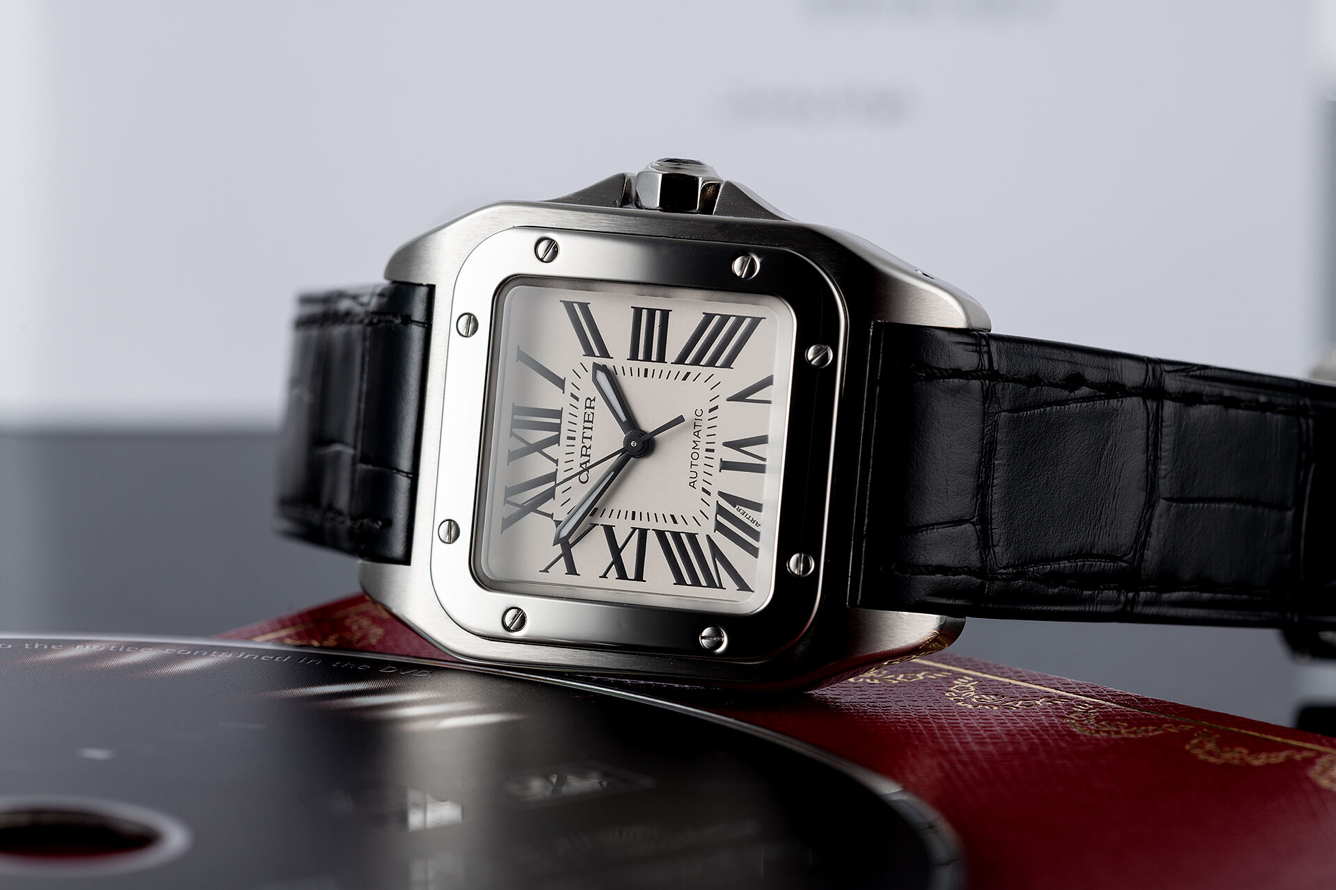 ref W20106X8 | Self-Winding Movement | Cartier Santos 100