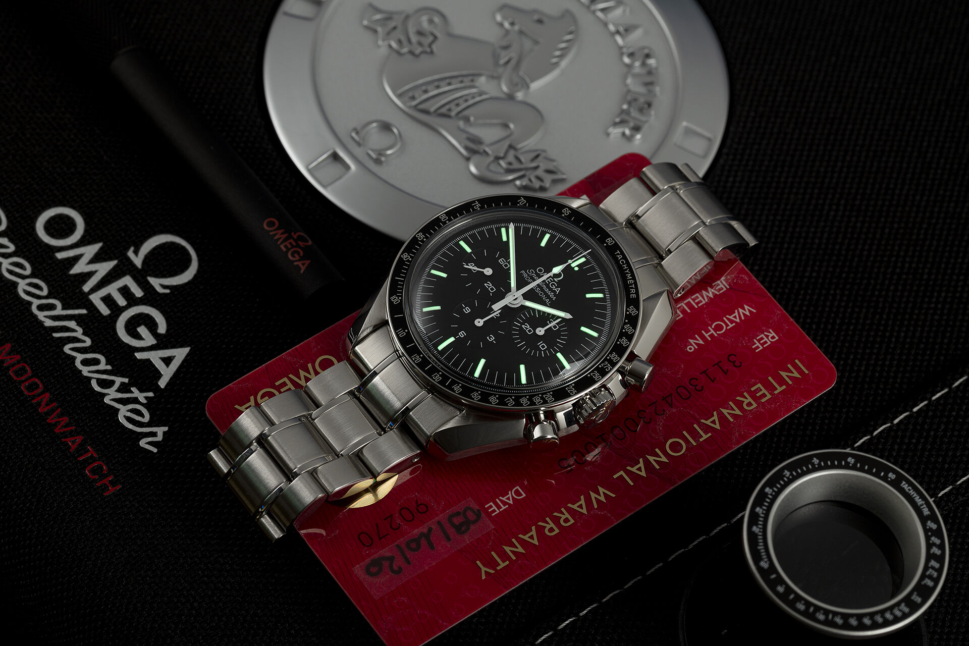 ref 31130423001005 | 42mm' Moonwatch' | Omega Speedmaster Professional