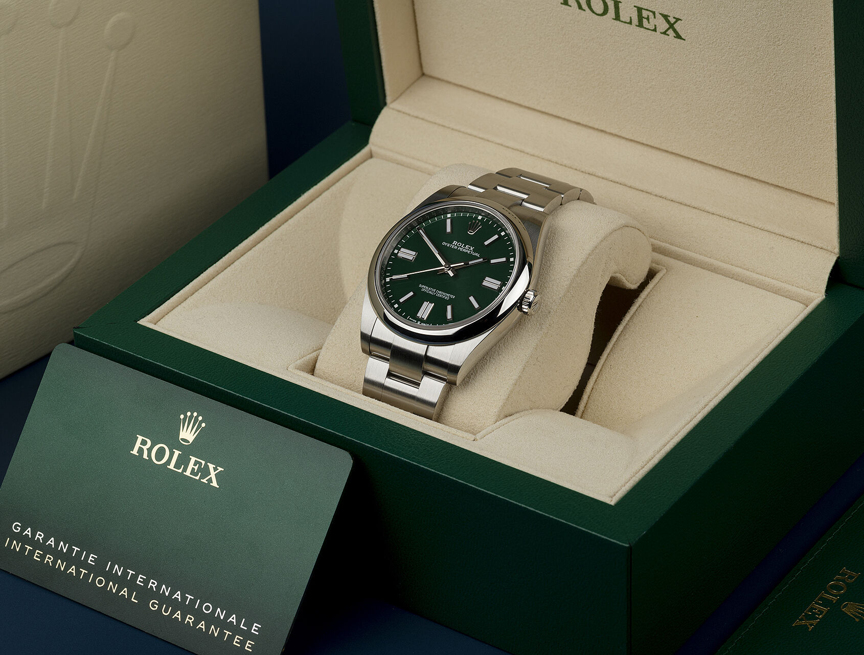 ref 124300 | 124300 - Green | Rolex Oyster Perpetual