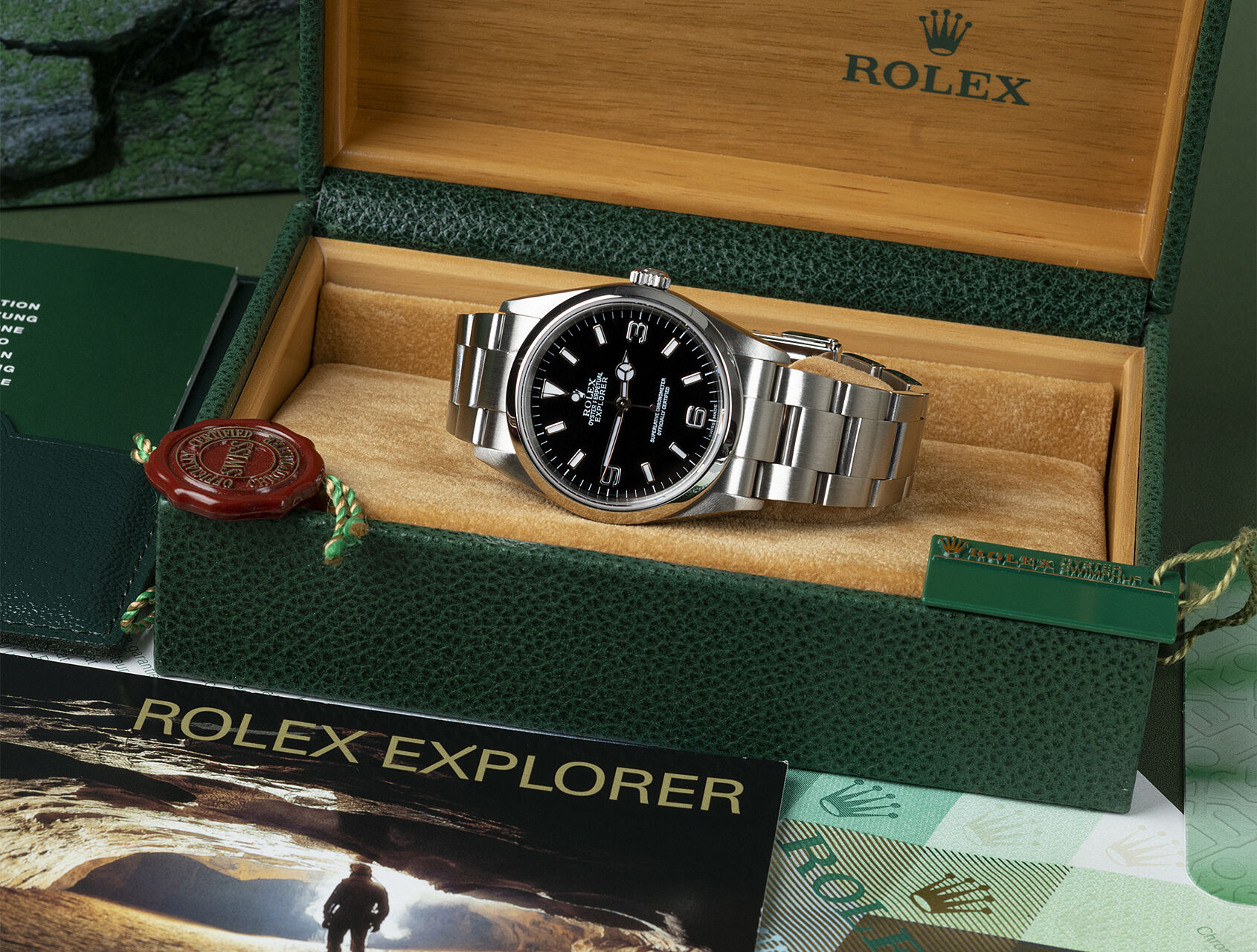 ref 114270 | 114270 - Box & Certificate | Rolex Explorer