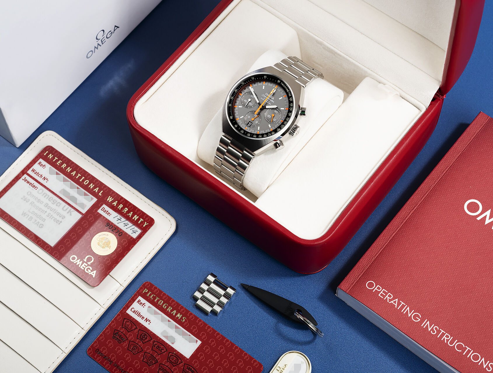 ref 32710435006001 | Reissue - Box & Certificate | Omega Speedmaster