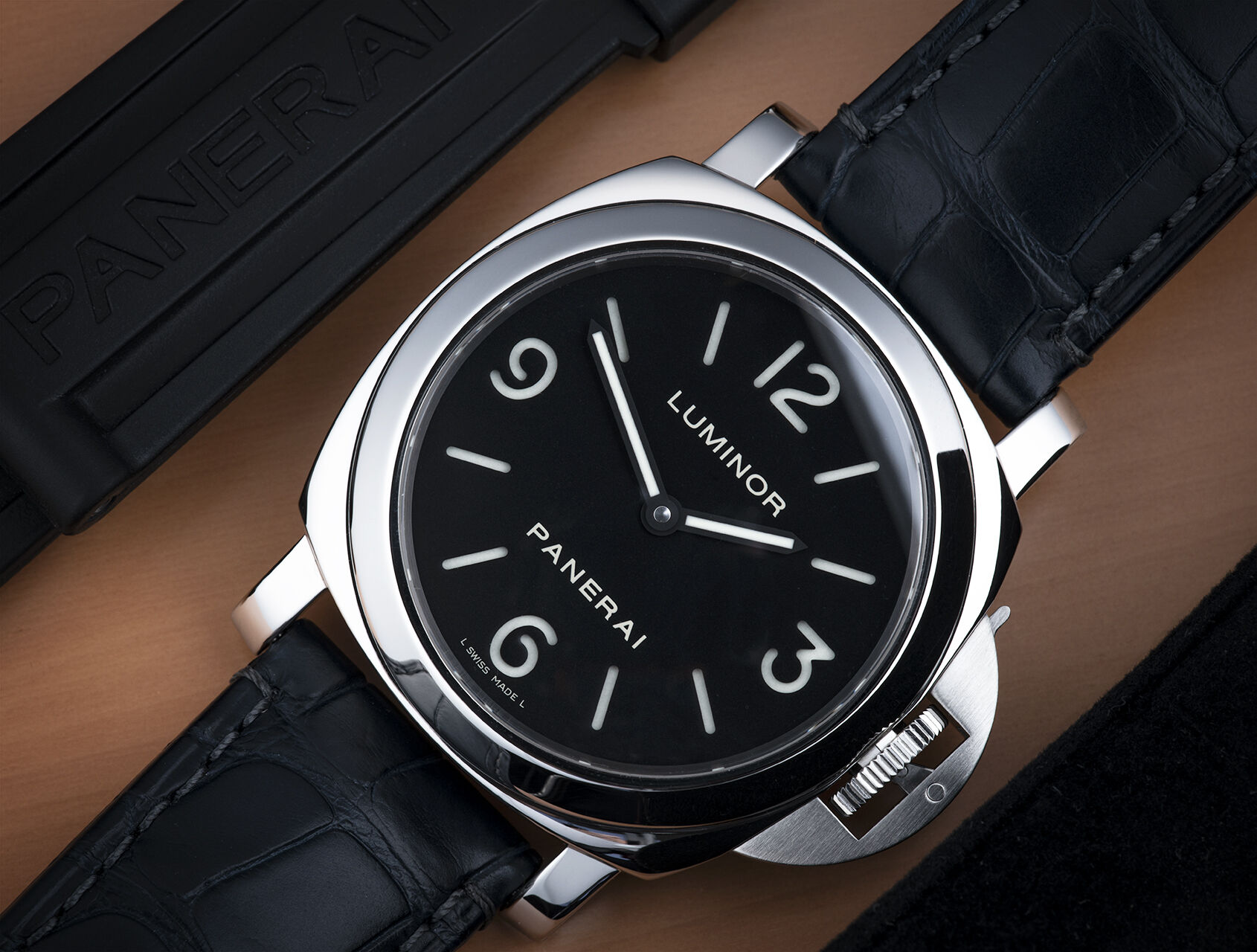 ref PAM 112 | PAM 112 - Sandwich Dial | Panerai Luminor Base