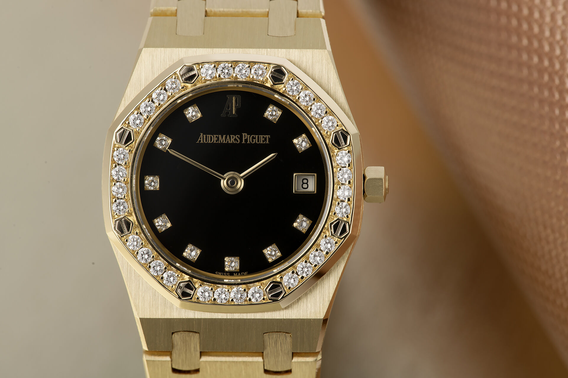 ref 66344BA.ZZ.0722BA.08 | Yellow Gold 'Diamond Dial' | Audemars Piguet Lady Royal Oak