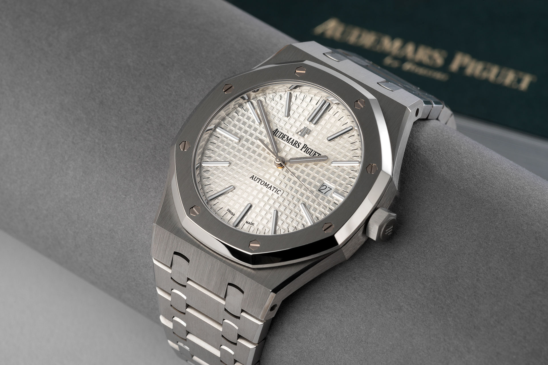 ref 15400ST.OO.1220ST.02 | 'Box & Certificate'  | Audemars Piguet Royal Oak