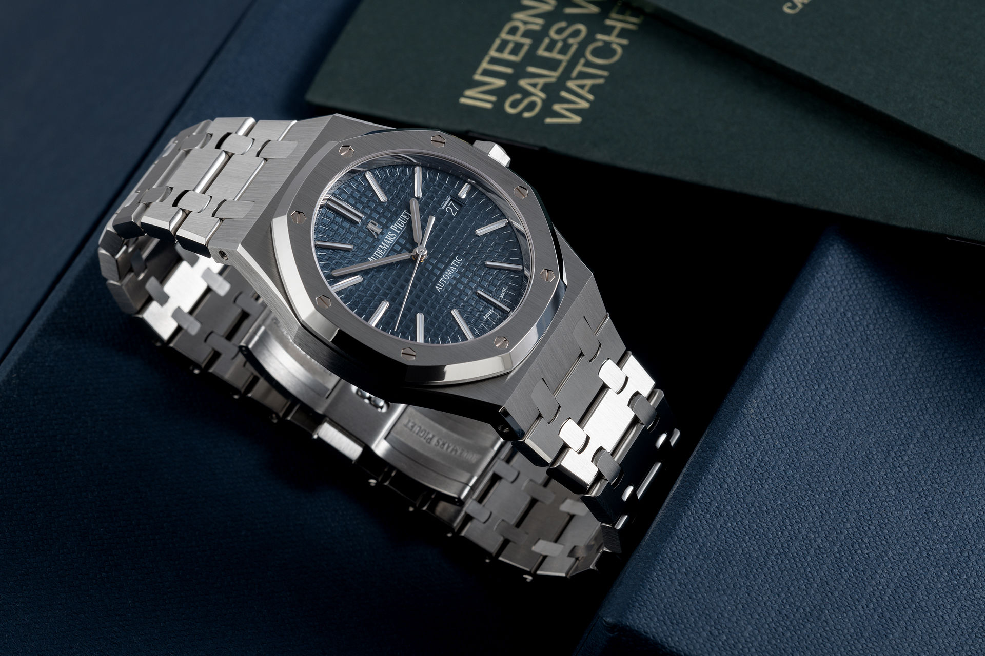 ref 15400ST.OO.1220ST.03 | 'Boutique Exclusive Blue Dial' | Audemars Piguet Royal Oak