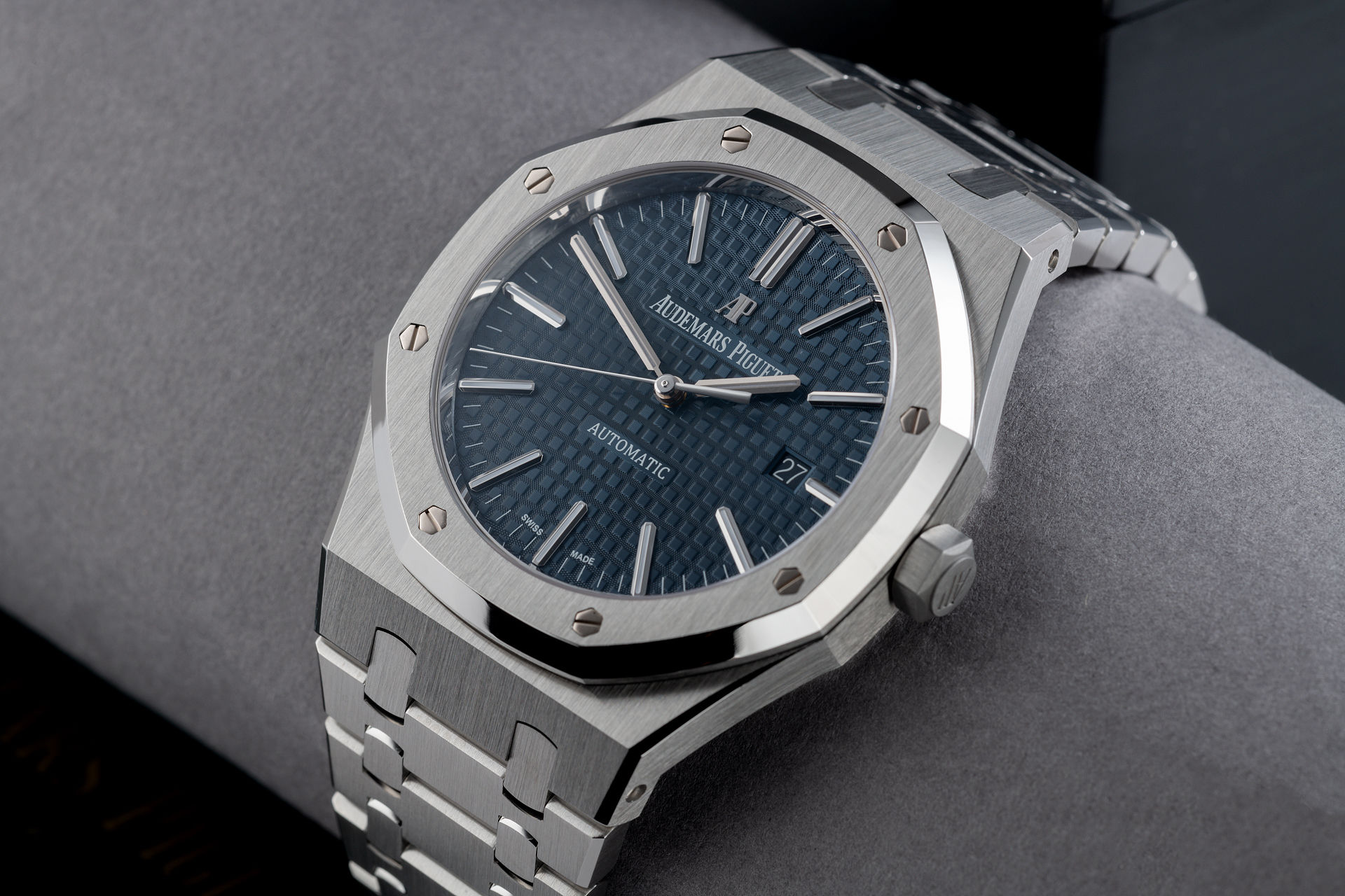 ref 15400ST.OO.1220ST.03 | 'Boutique Exclusive Blue Dial' | Audemars Piguet Royal Oak