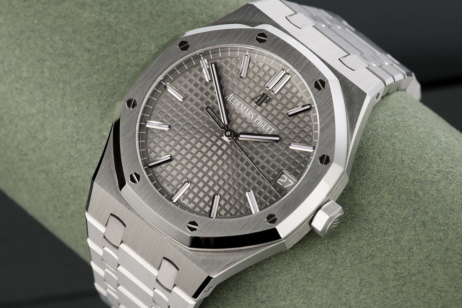 ref 15500ST.OO.1220ST.02 | Brand New 'Grey Dial' | Audemars Piguet Royal Oak