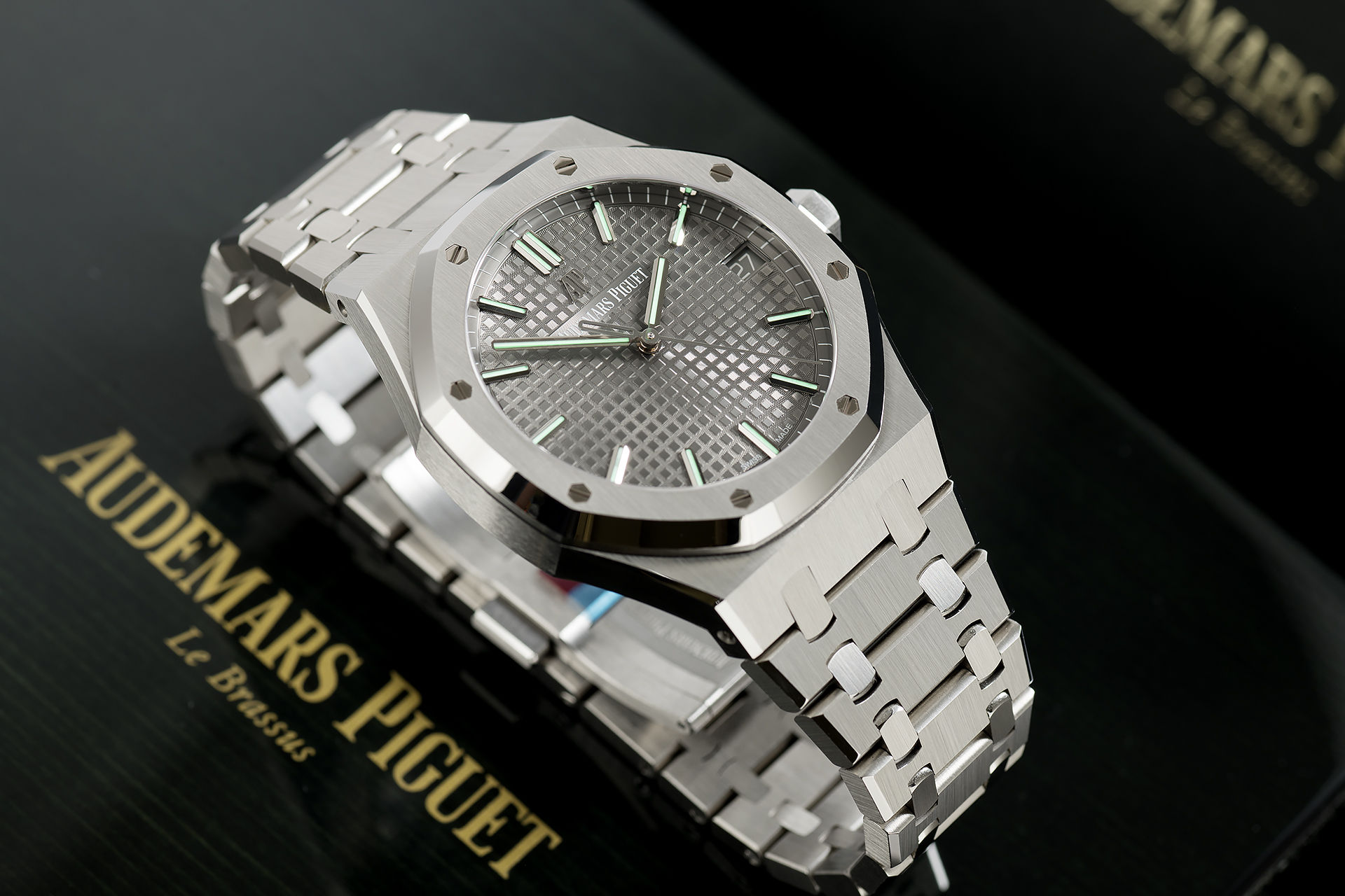 ref 15500ST.OO.1220ST.02 | Brand New 'Grey Dial' | Audemars Piguet Royal Oak