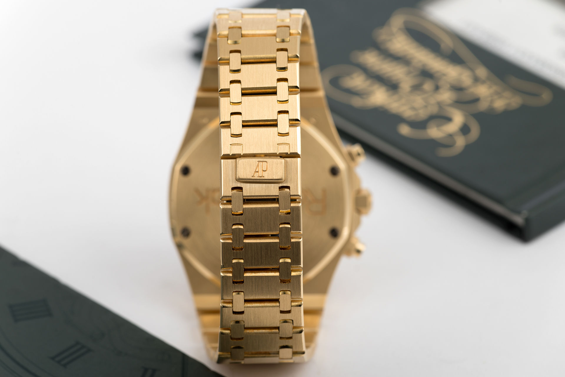 ref 25960BA/O/1185BA/01 | 18ct Yellow Gold 'AP Warranty' | Audemars Piguet Royal Oak Chronograph