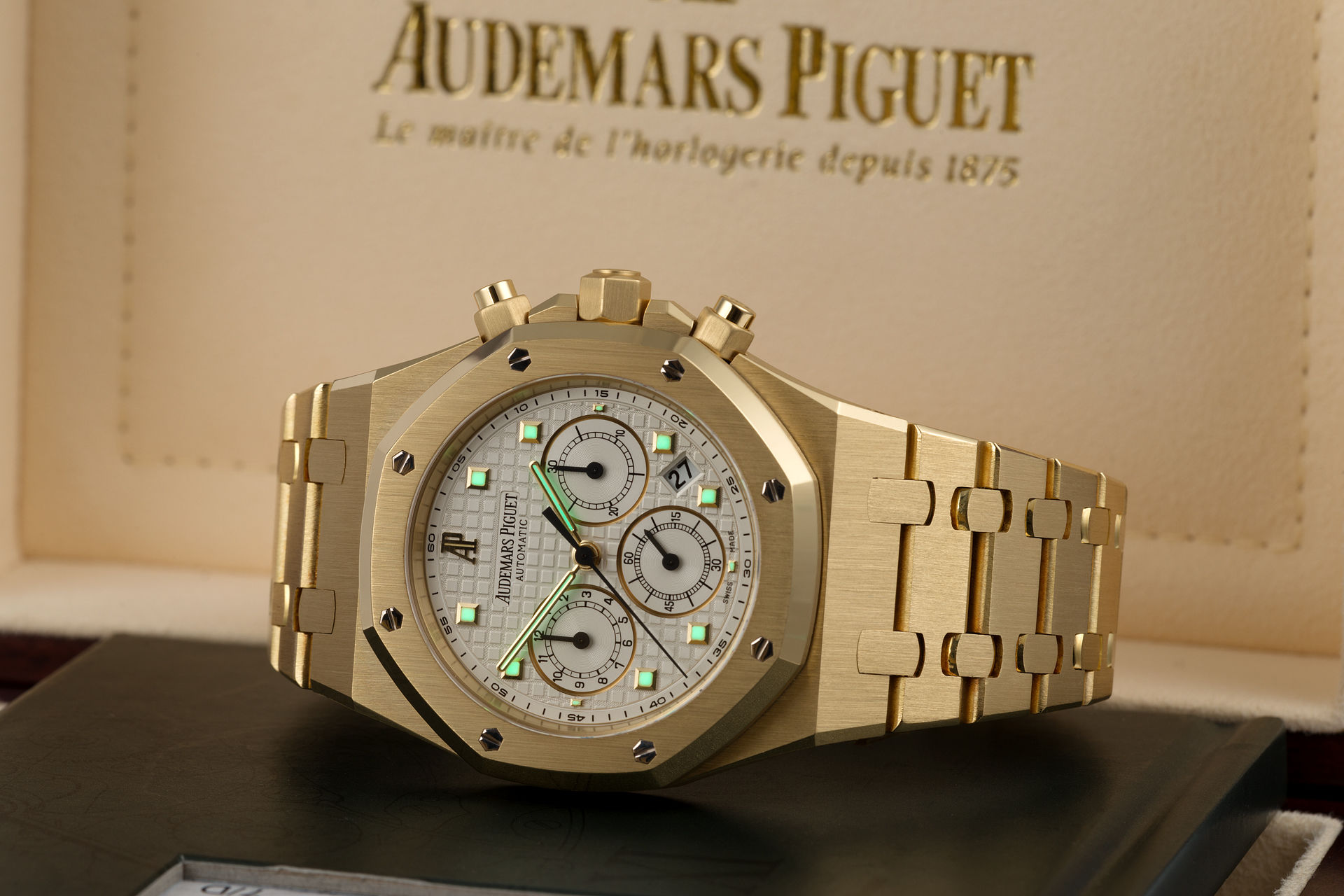 ref 25960BA/O/1185BA/01 | 18ct Yellow Gold 'AP Warranty' | Audemars Piguet Royal Oak Chronograph