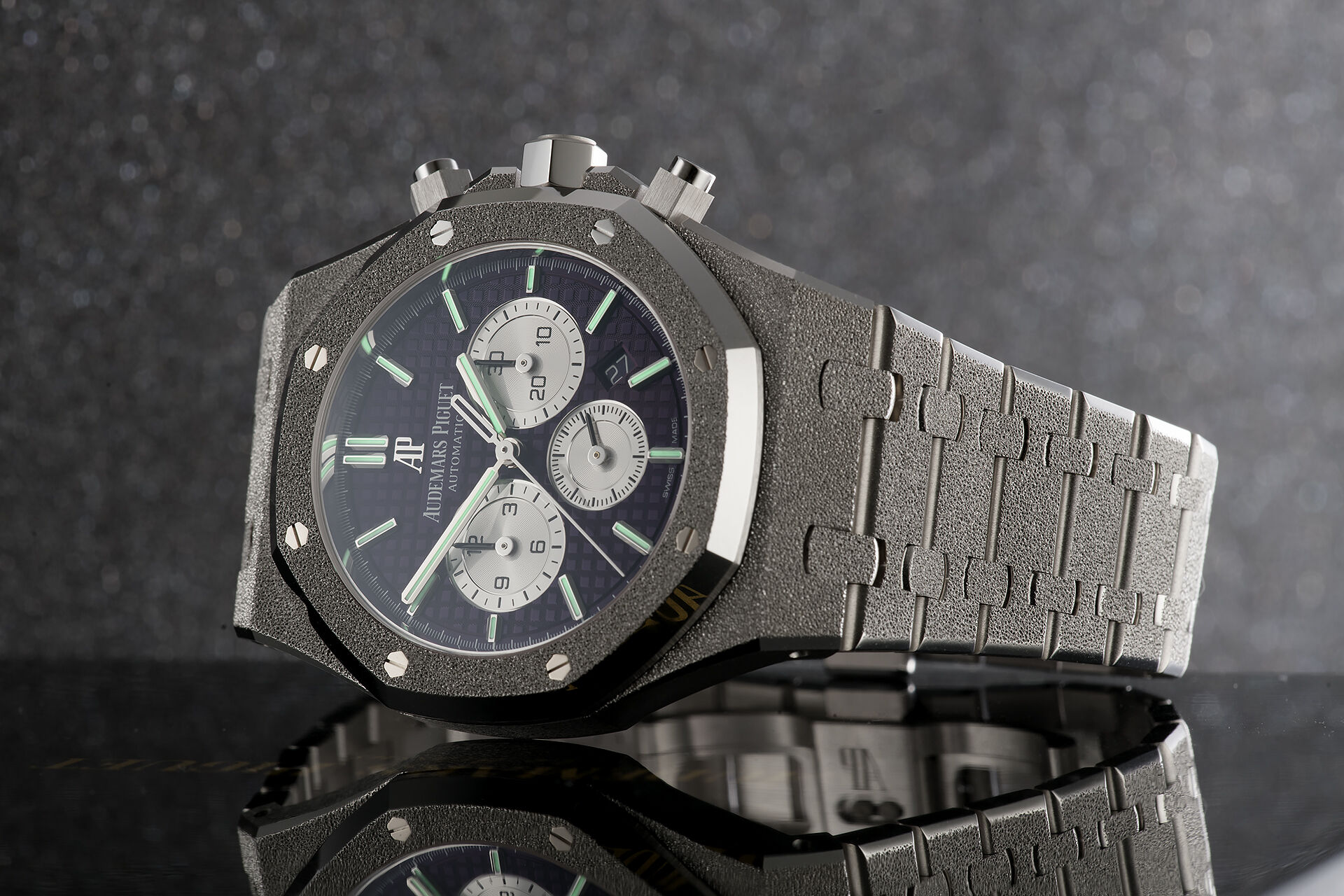 ref 26331BC.GG.1224BC.01 | Limited to 200 Pieces | Audemars Piguet Royal Oak Chronograph