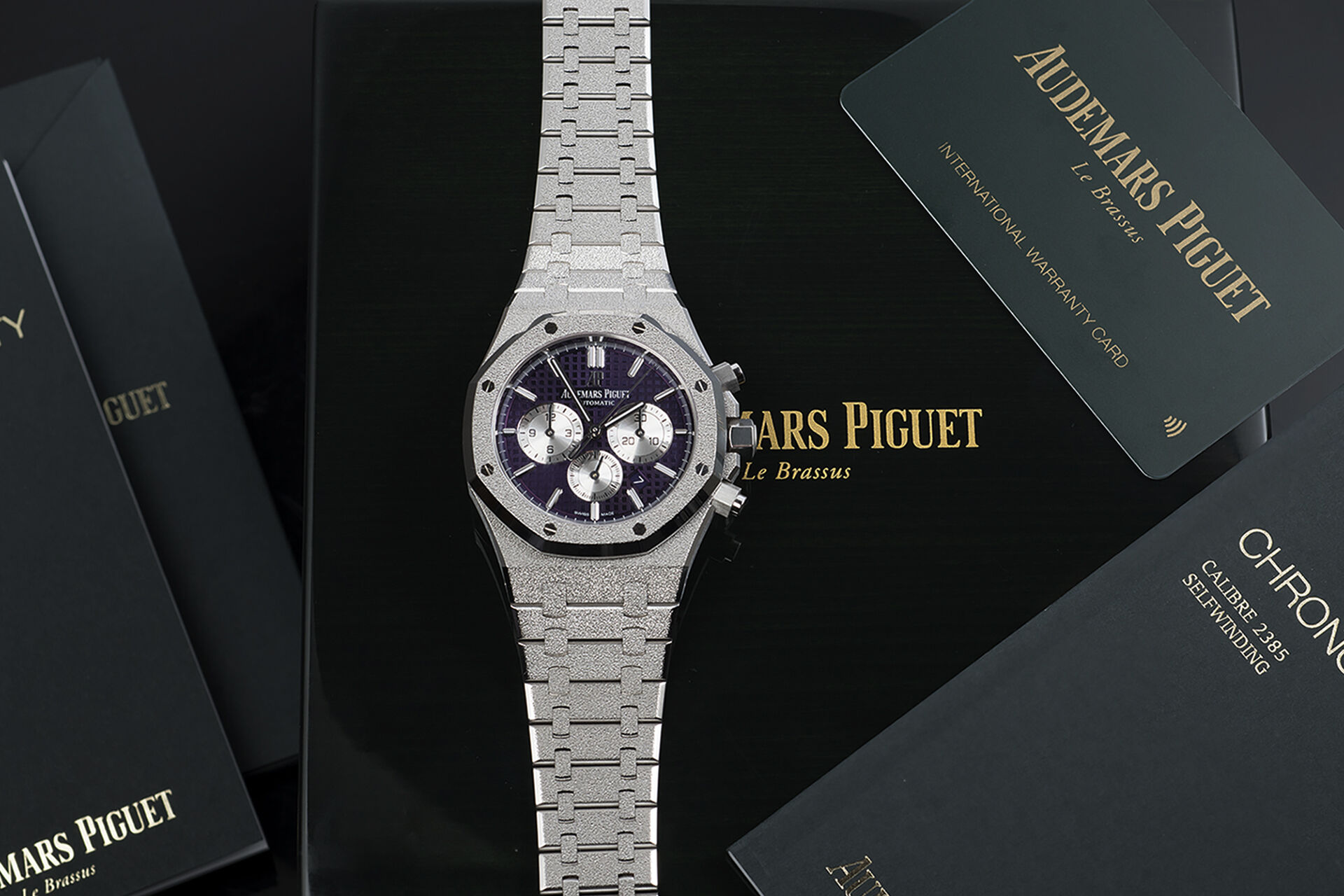 ref 26331BC.GG.1224BC.01 | Limited to 200 Pieces | Audemars Piguet Royal Oak Chronograph