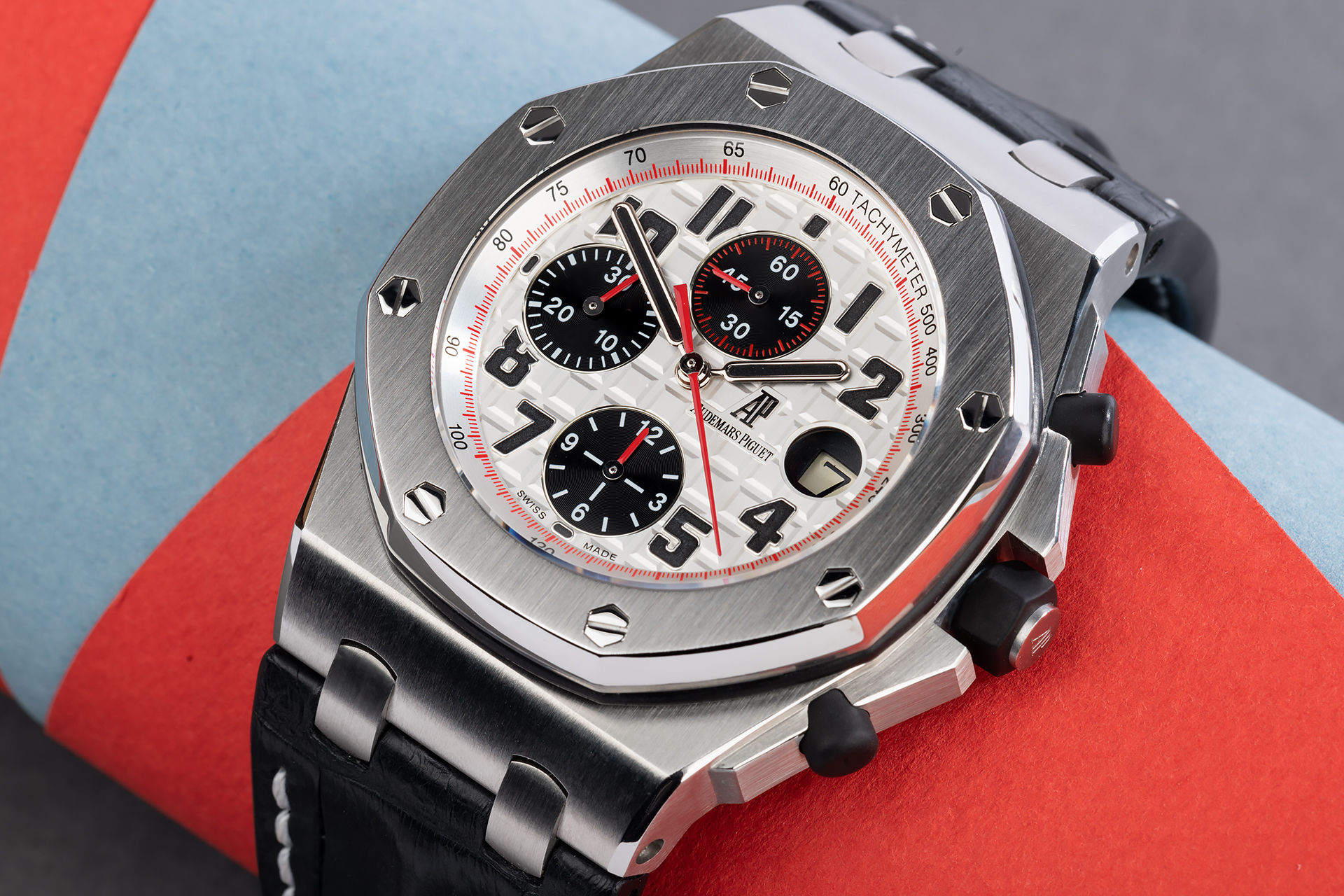 ref 26170ST.OO.D101CR.02 | Complete Set 'Panda' | Audemars Piguet Royal Oak Offshore