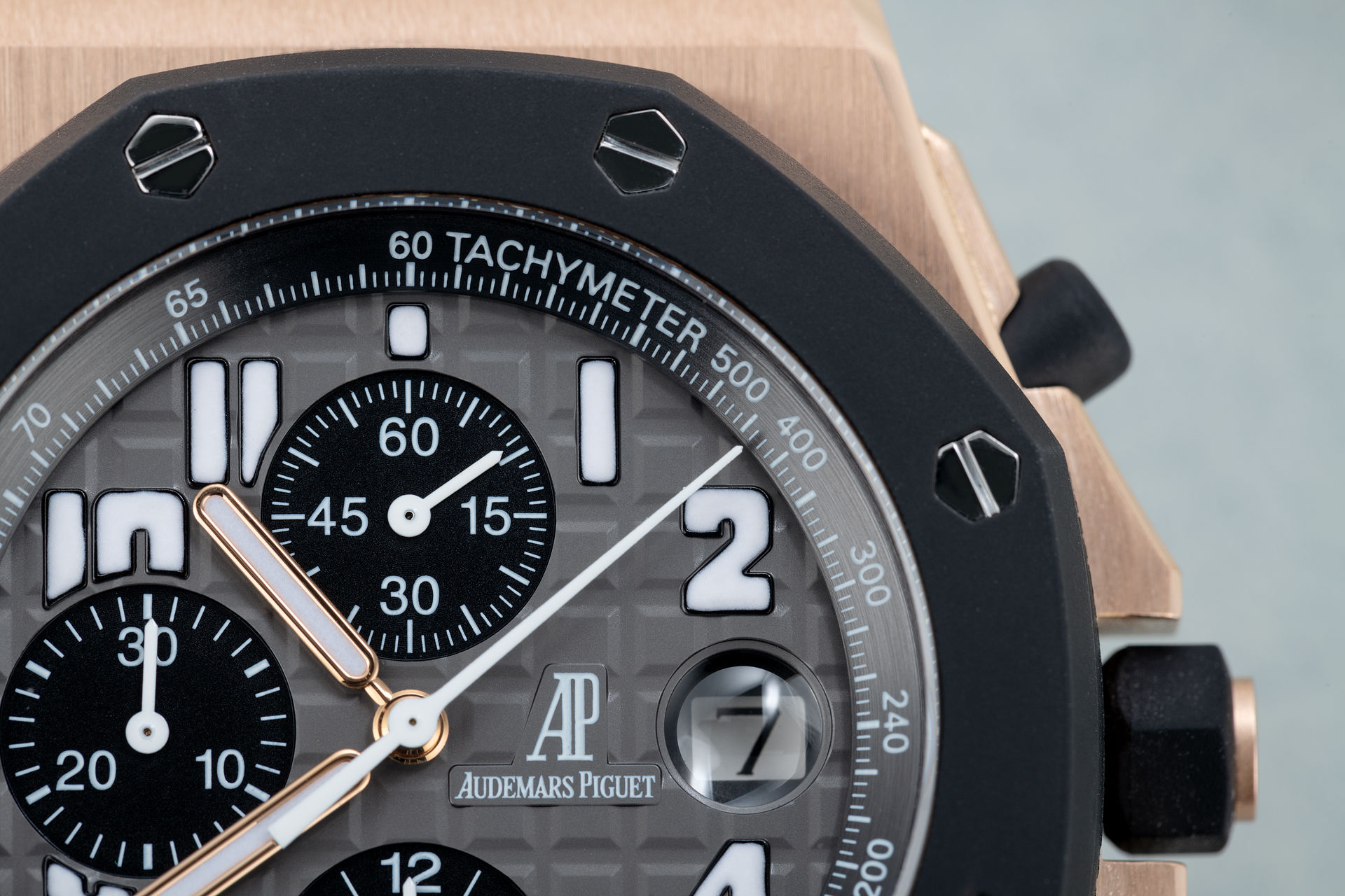 ref 25940OK.OO.D002CA.01 | Rose Gold Rubber-Clad 'Under AP Warranty'  | Audemars Piguet Royal Oak Offshore