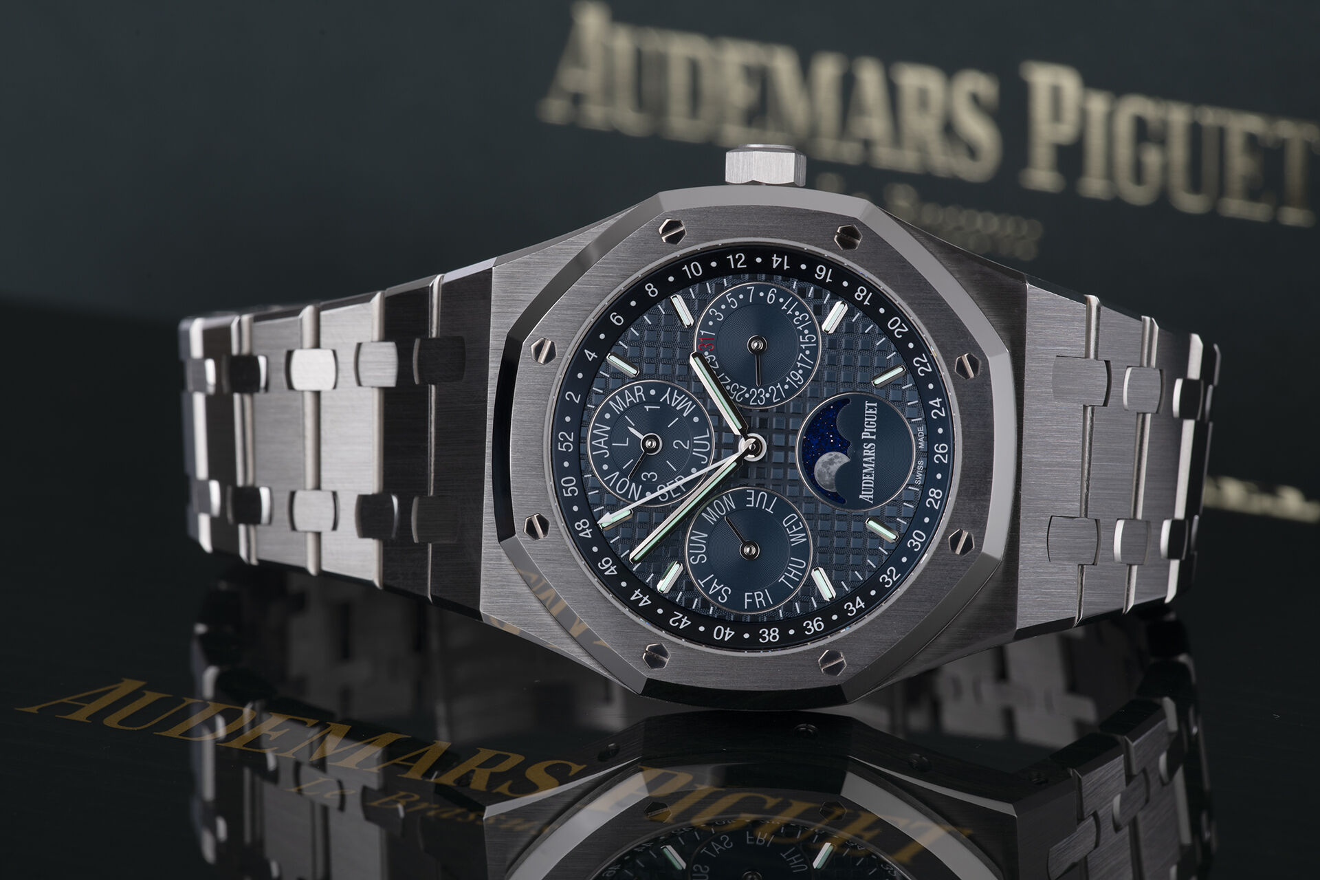 ref 26574ST.OO.1220ST.02 | AP Winding box & Certificate  | Audemars Piguet Royal Oak Perpetual Calendar