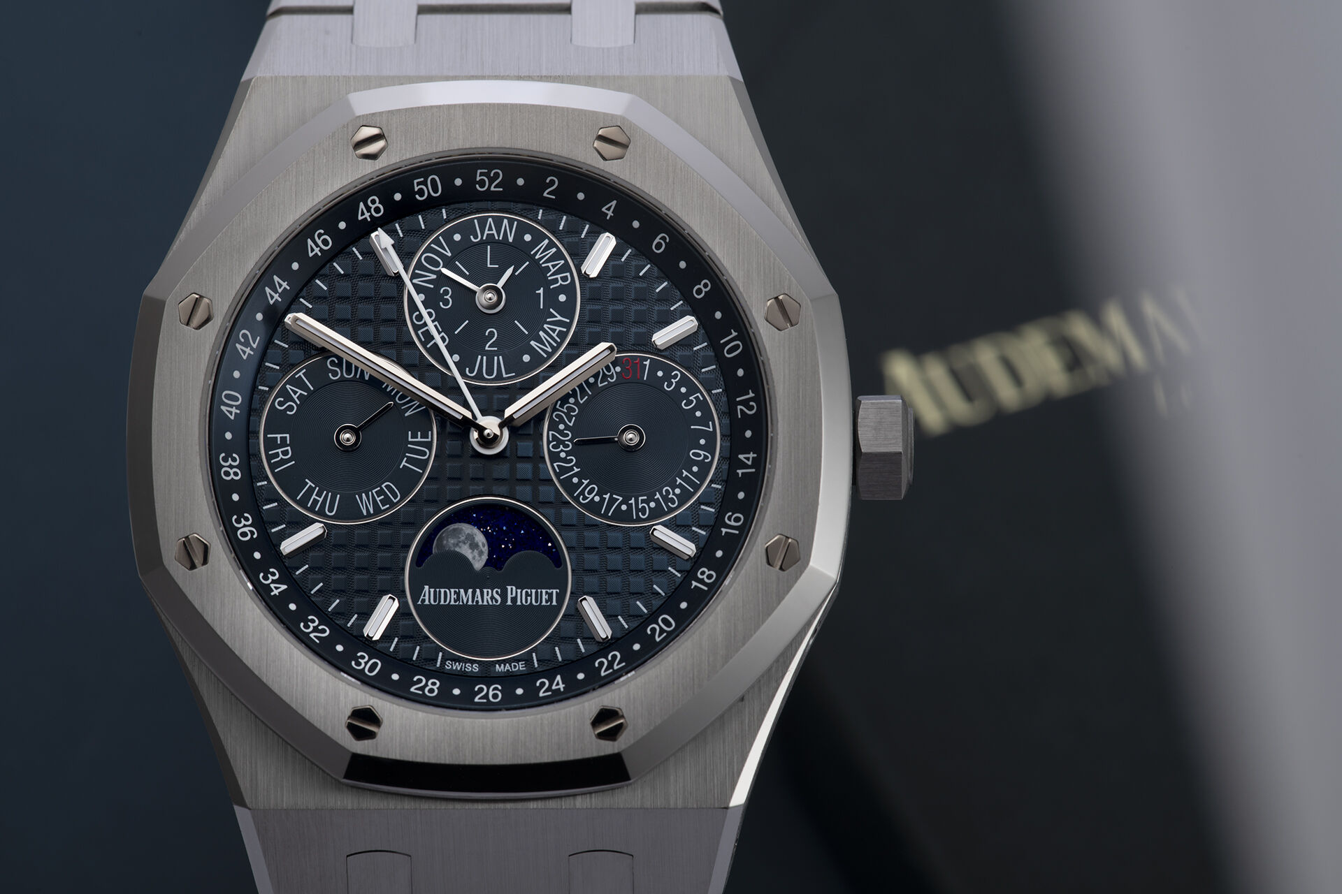 ref 26574ST.OO.1220ST.02 | AP Winding box & Certificate  | Audemars Piguet Royal Oak Perpetual Calendar