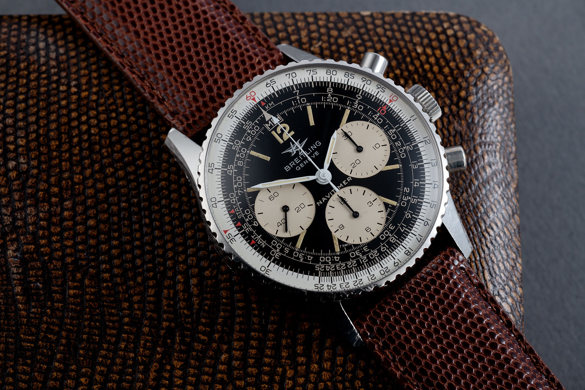 ref 806 | 'Twin Planes' Never Polished | Breitling Navitimer