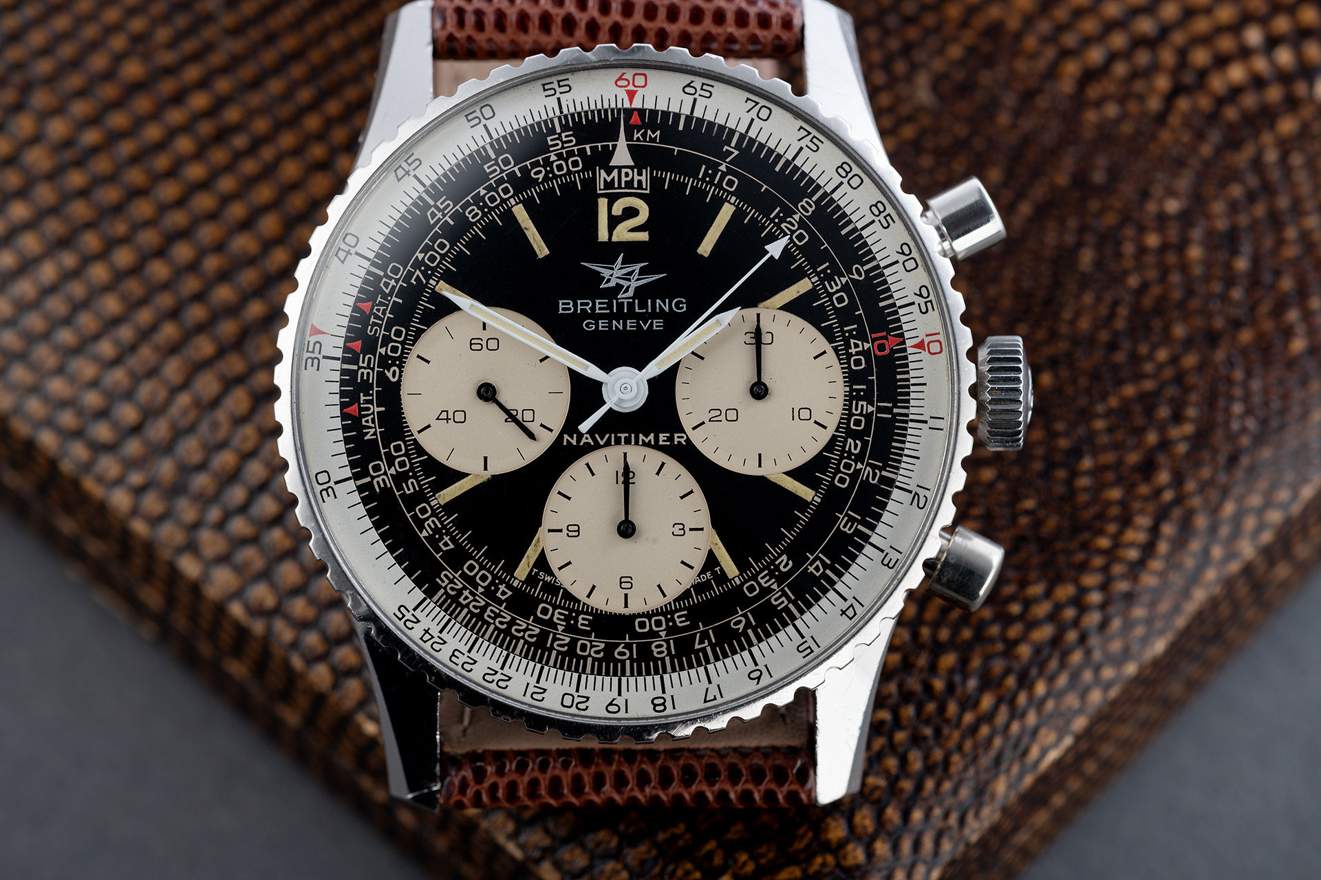 ref 806 | 'Twin Planes' Never Polished | Breitling Navitimer