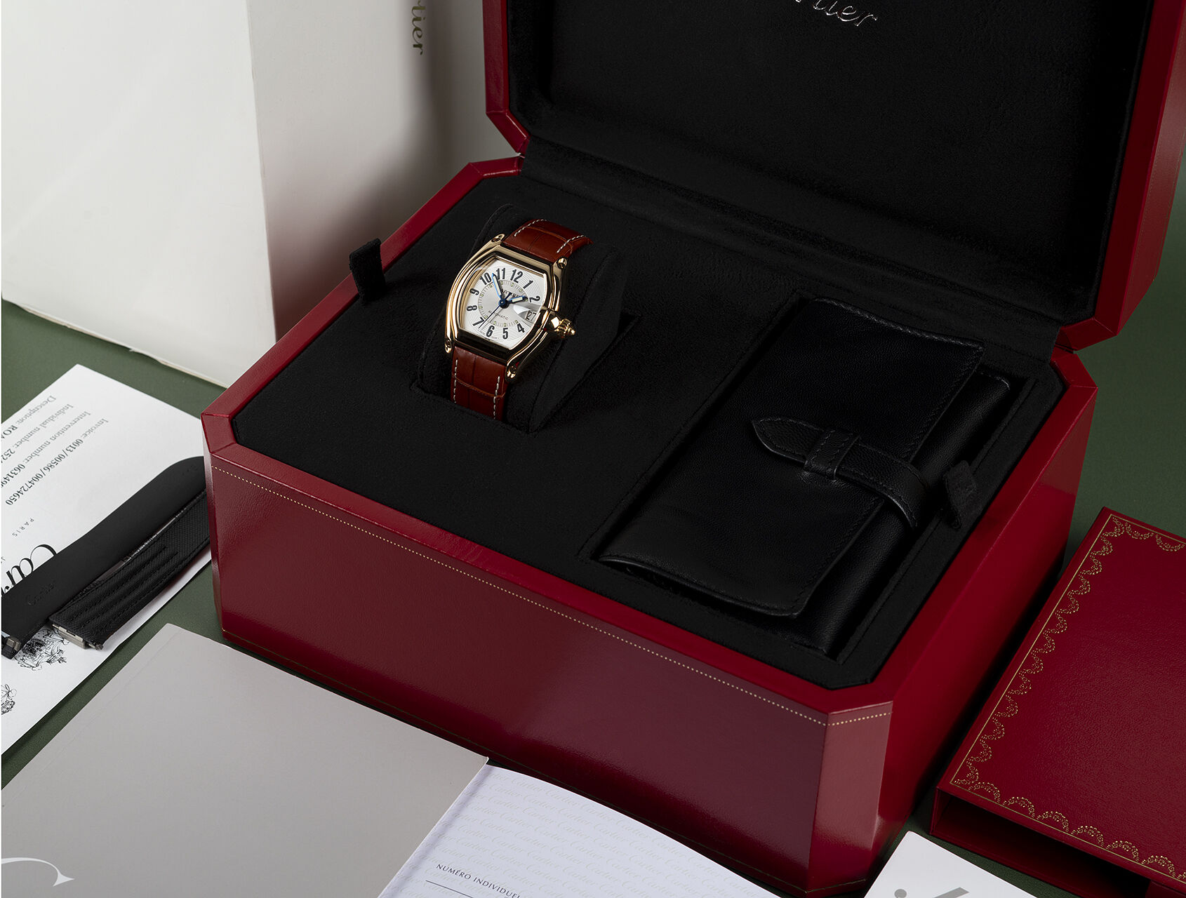 ref 2524 | 2524 - Box & Certificate  | Cartier Roadster