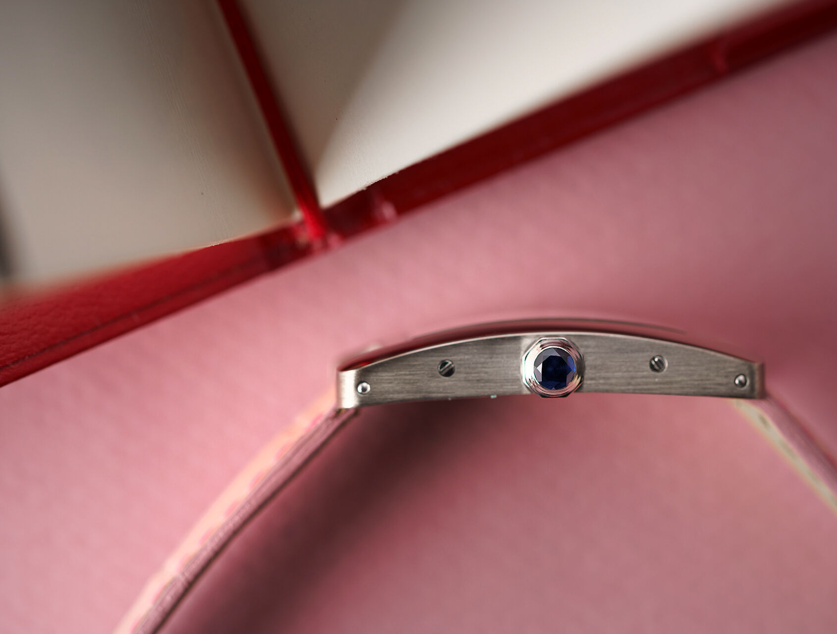 ref 2489 | 2489 - White Gold | Cartier Tank Américaine