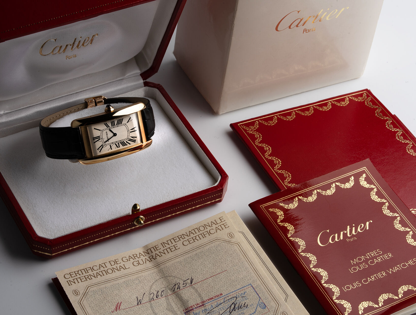 ref W2601256 | Tank Américaine | Cartier Tank Américaine