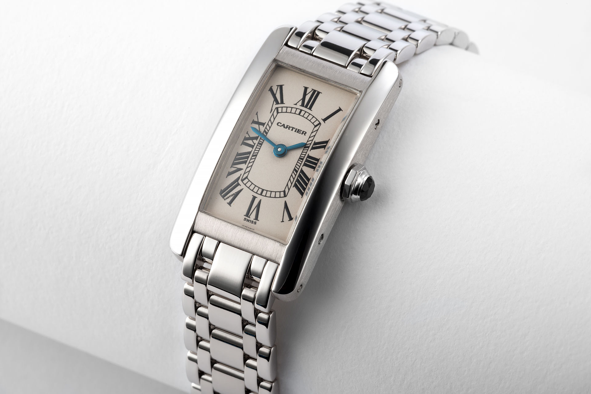 ref 1713 | Lady's 18ct White Gold  | Cartier Tank Américane