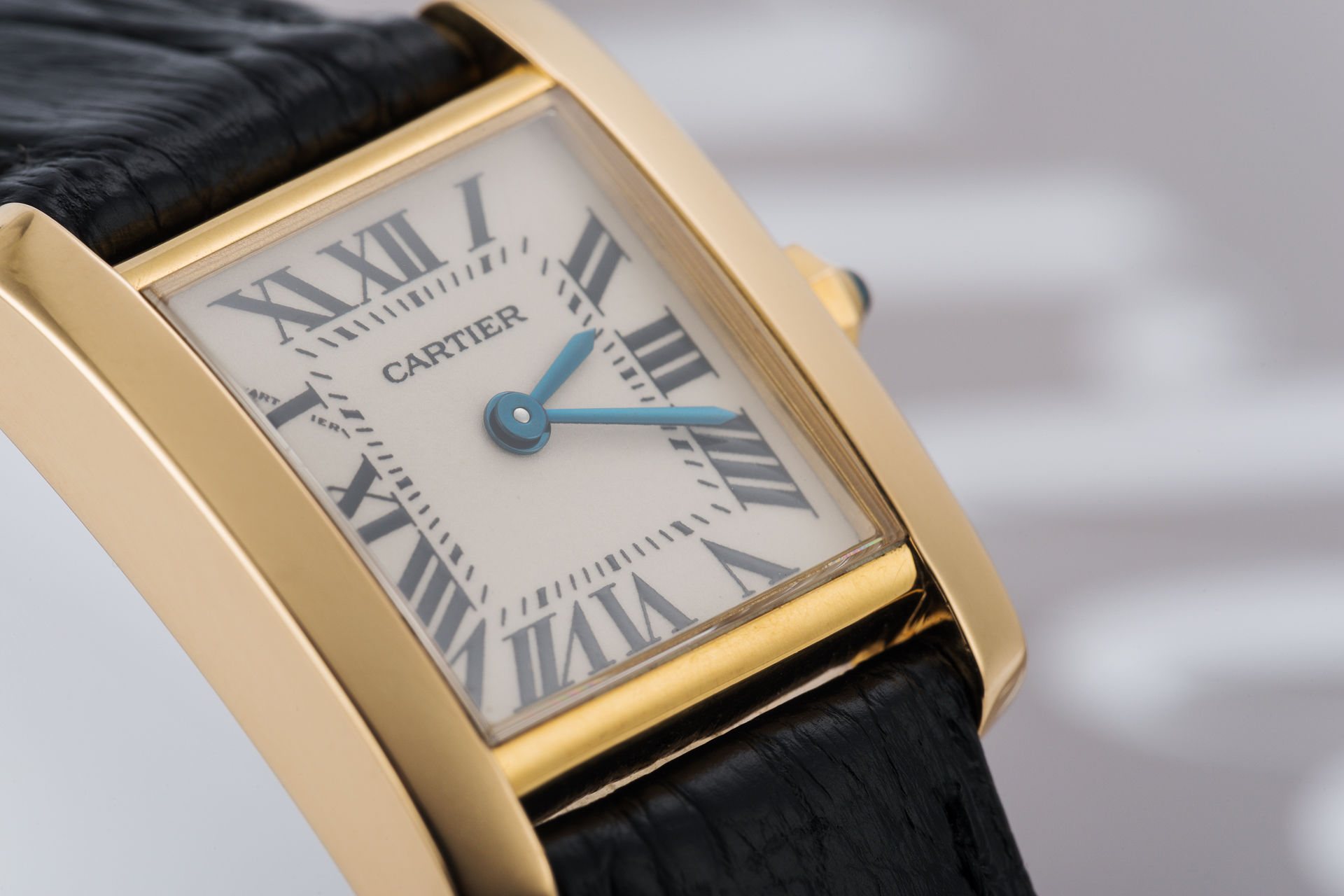 ref W5000256 | 18ct Gold 'Full Set' | Cartier Tank Française