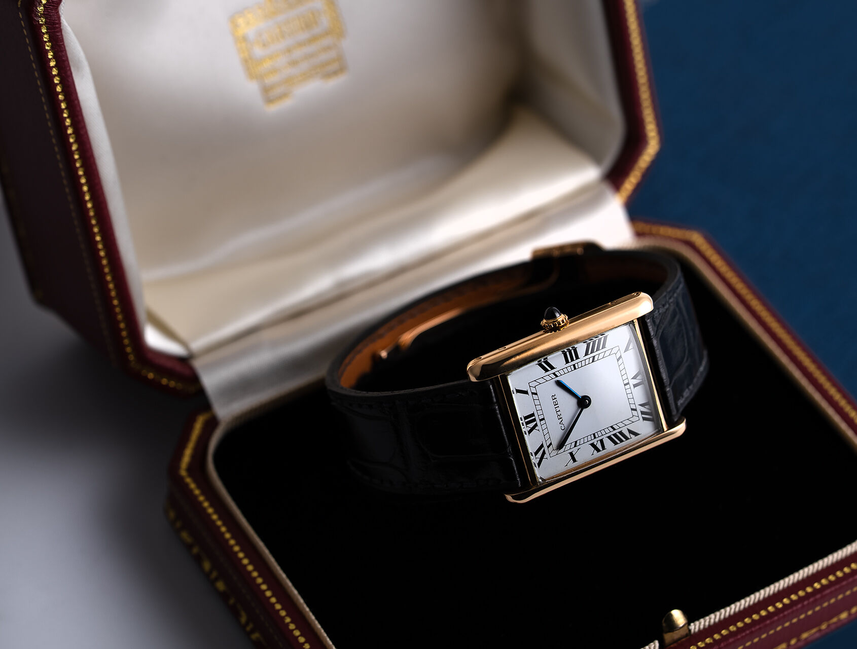 ref 17011 | 17011 - Gold Jumbo | Cartier Tank Louis