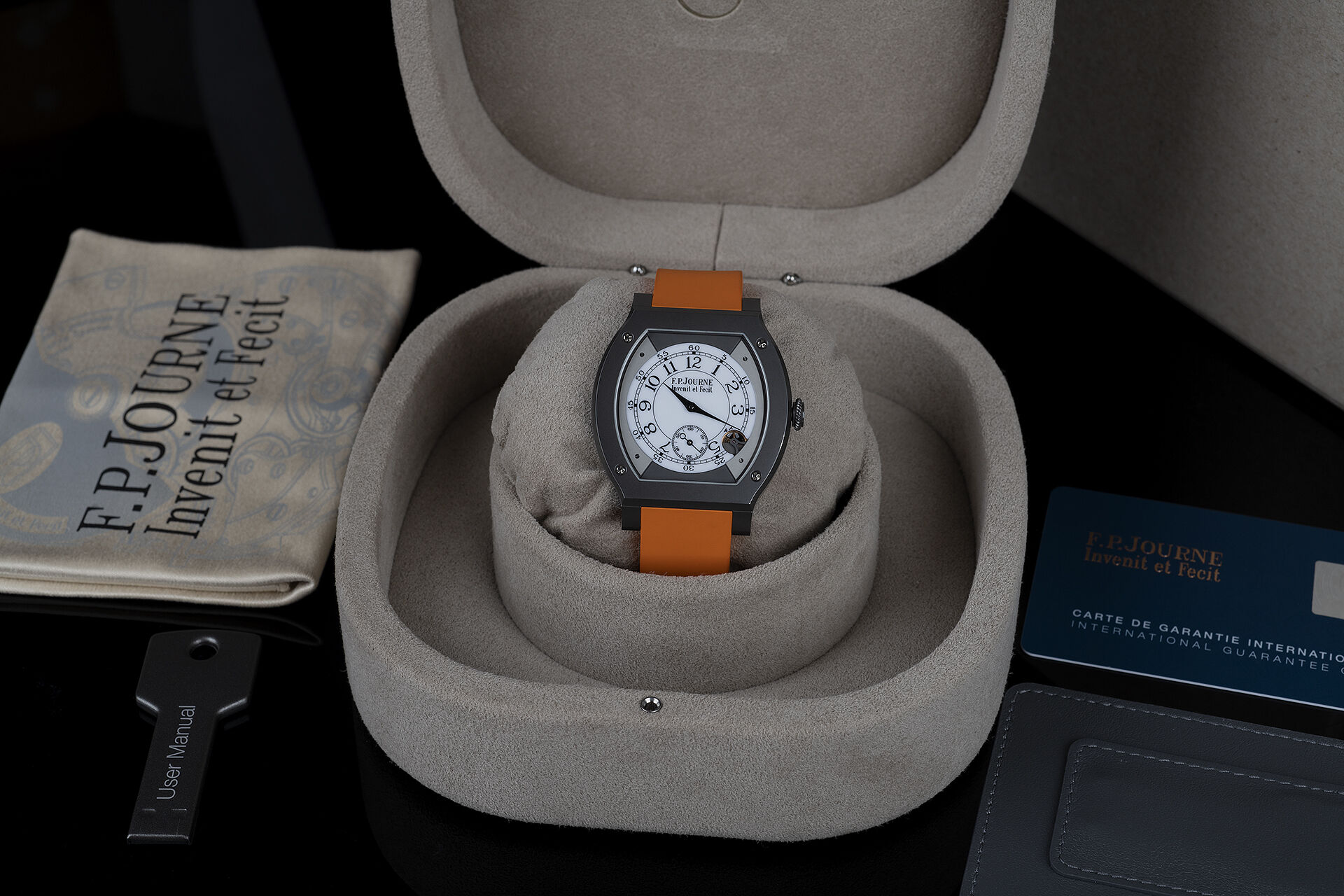  | 48mm – Hi-Tech Quartz | F. P. Journe Elegante