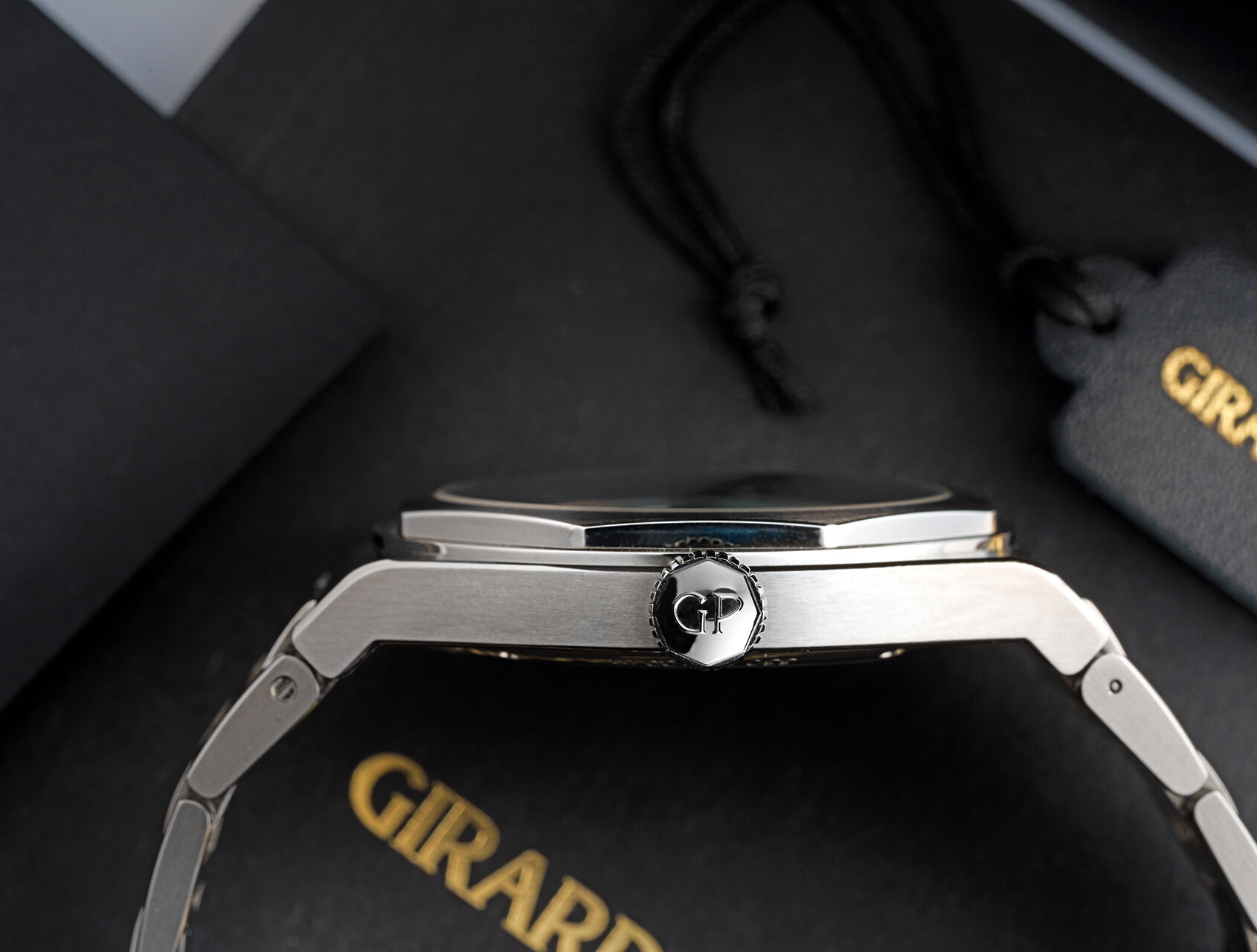 ref 81010-11-3592-1GM | Limited Edition - 50 Pieces | Girard-Perregaux Laureato