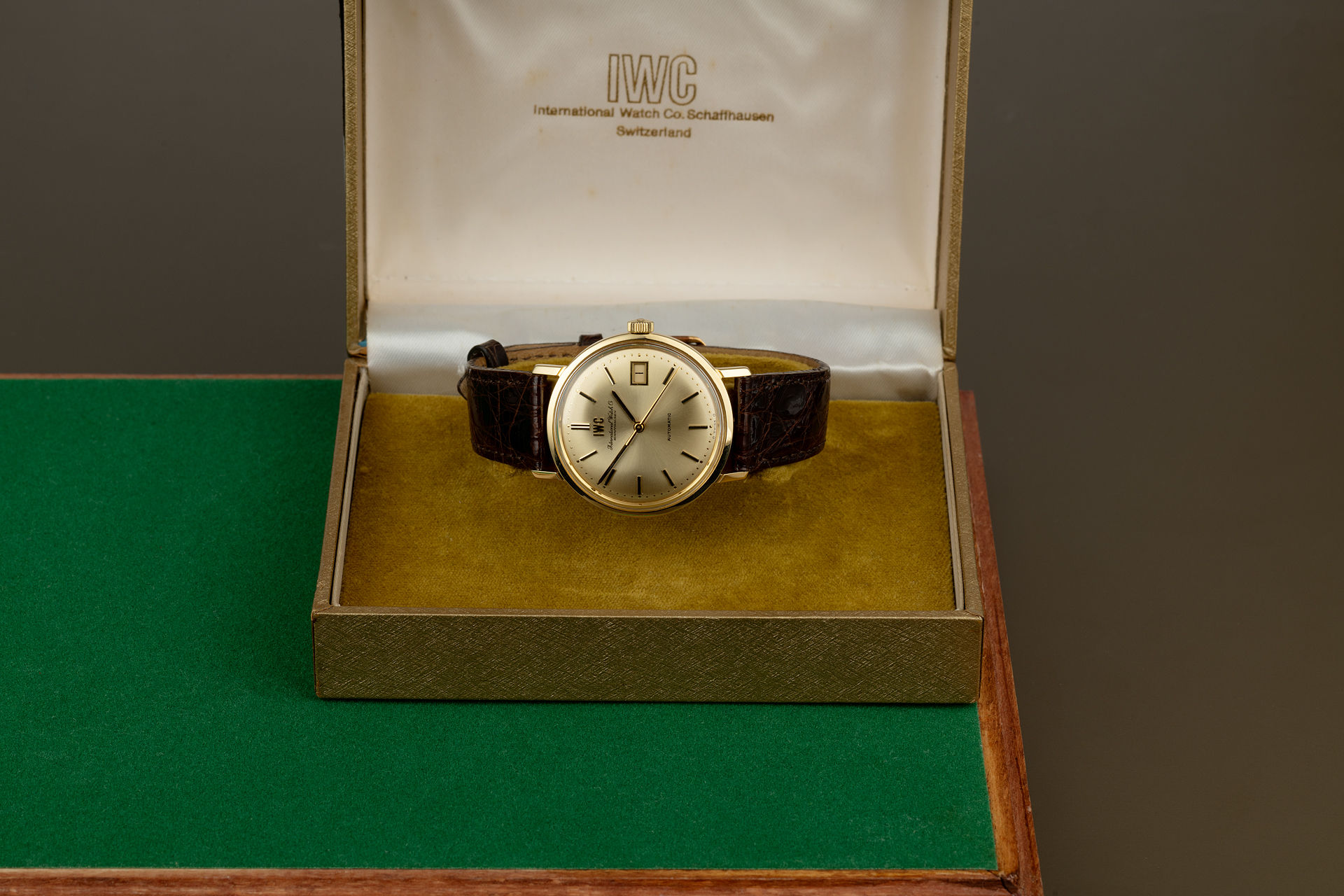 ref 1818 | Yellow Gold 'Original Box'  | IWC Vintage Automatic