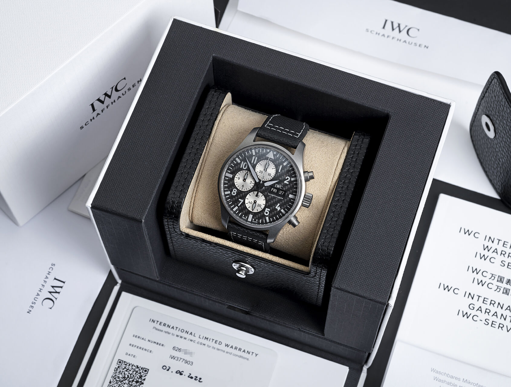 ref IW377903 | IW377903 - AMG Carbon | IWC Pilot