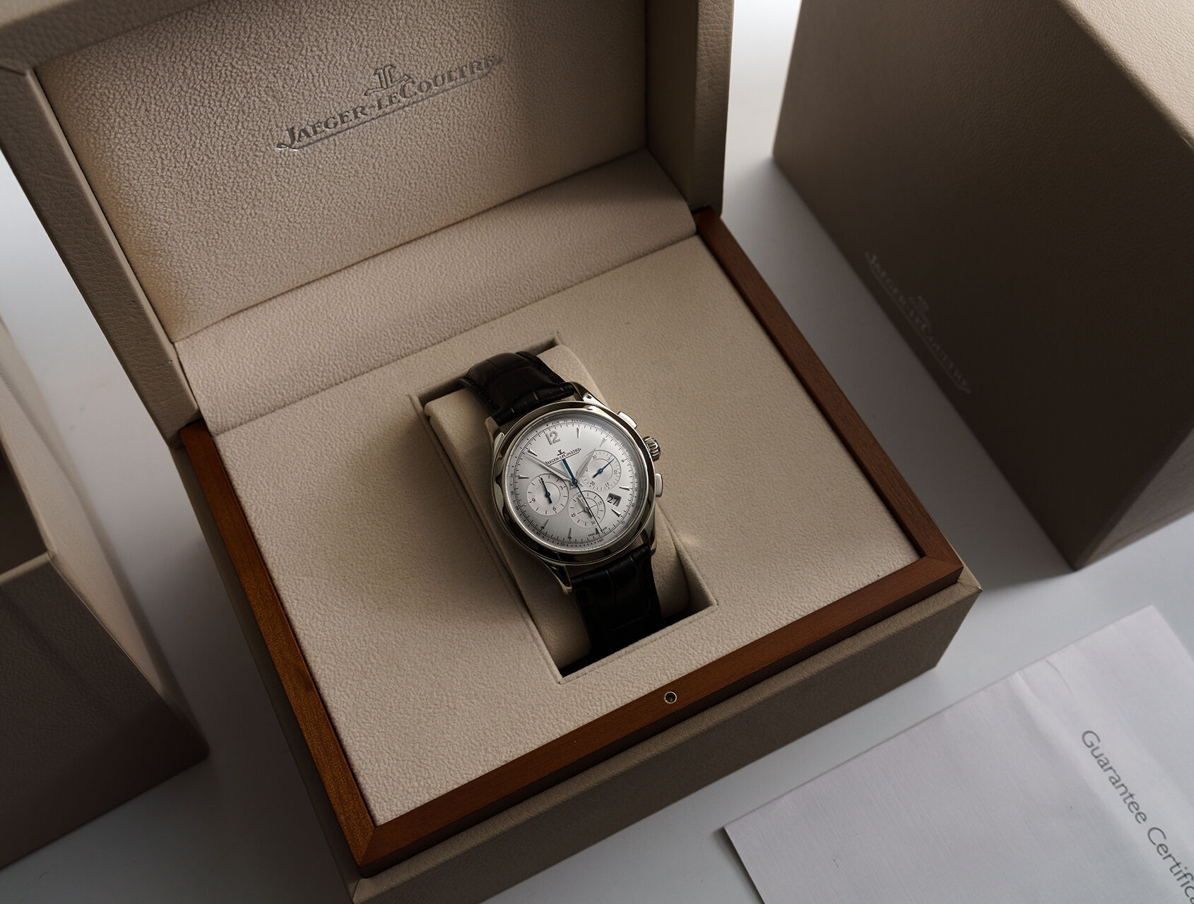 ref JLQ1538420 | Box & Papers | Jaeger-leCoultre Master Chronograph