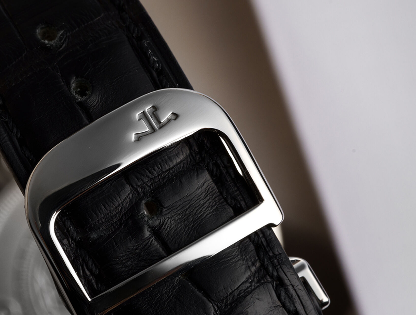ref JLQ1538420 | Box & Papers | Jaeger-leCoultre Master Chronograph
