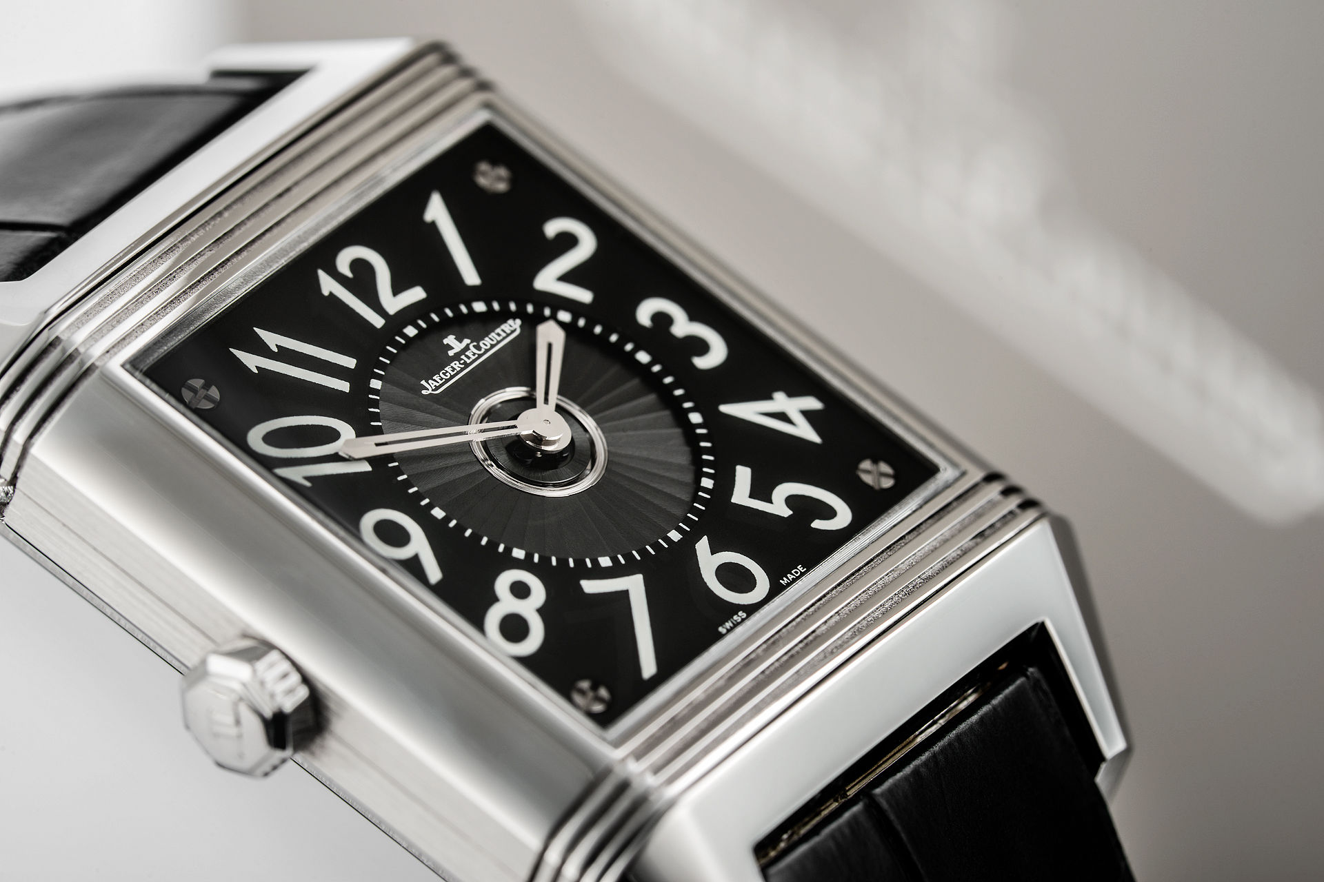 ref 235.8.76 | 'Diamond Case' Automatic | Jaeger-leCoultre Squadra duetto