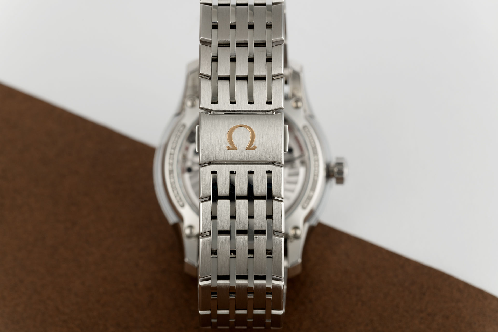 ref 431.30.41.22.02.001 | 'Sapphire Case' Stainless Steel | Omega Hour Vision