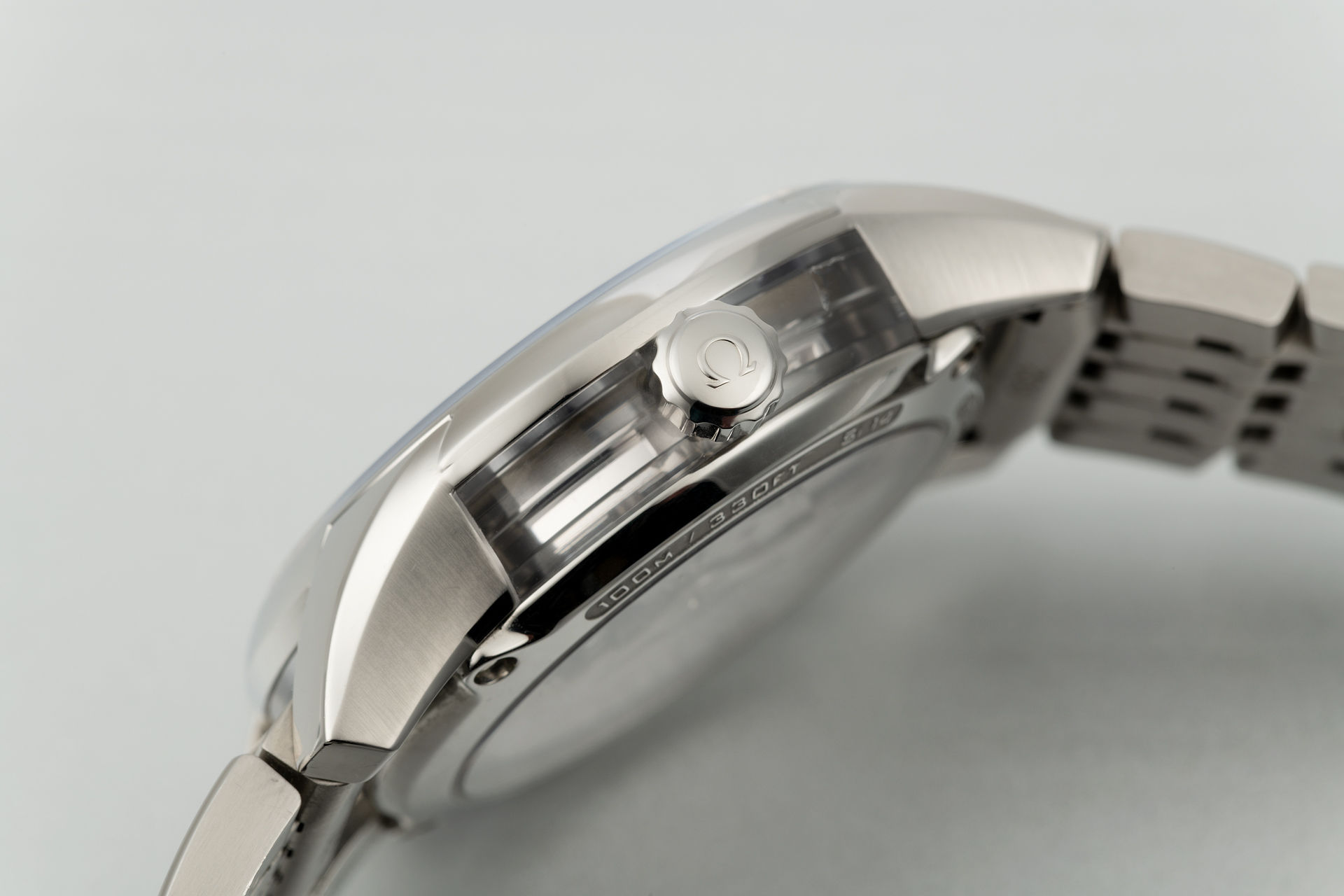 ref 431.30.41.22.02.001 | 'Sapphire Case' Stainless Steel | Omega Hour Vision