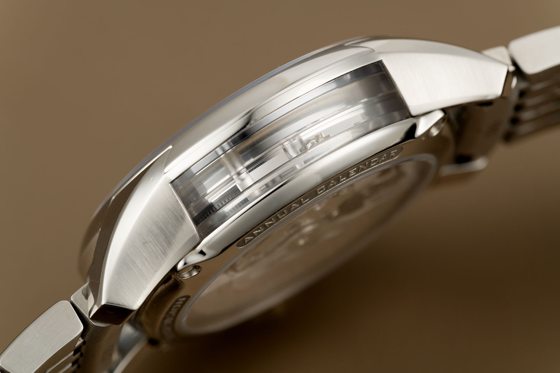ref 431.30.41.22.02.001 | 'Sapphire Case' Stainless Steel | Omega Hour Vision