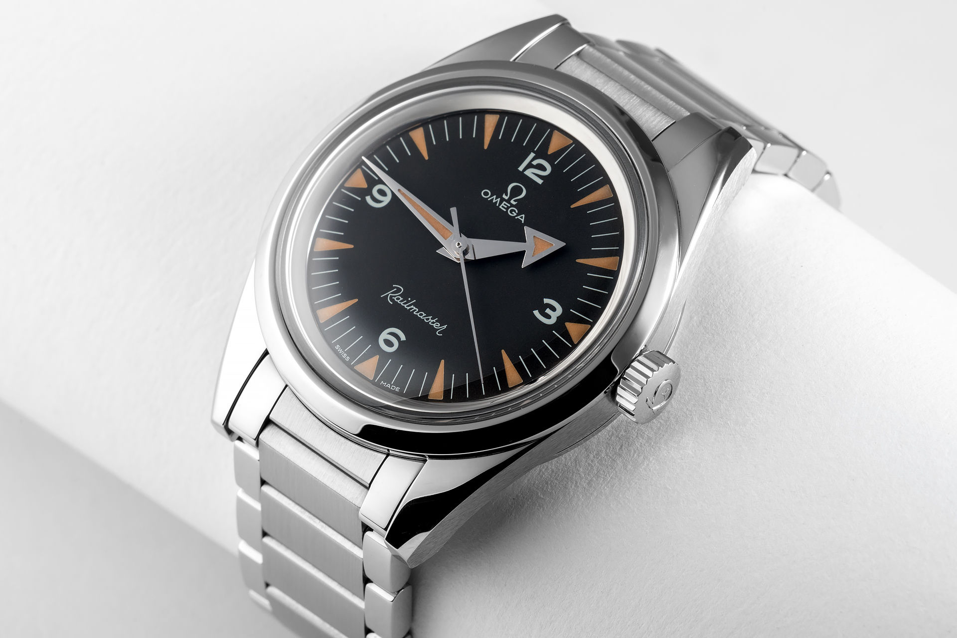 ref 22010382001002 | New '1957 Edition' | Omega Railmaster