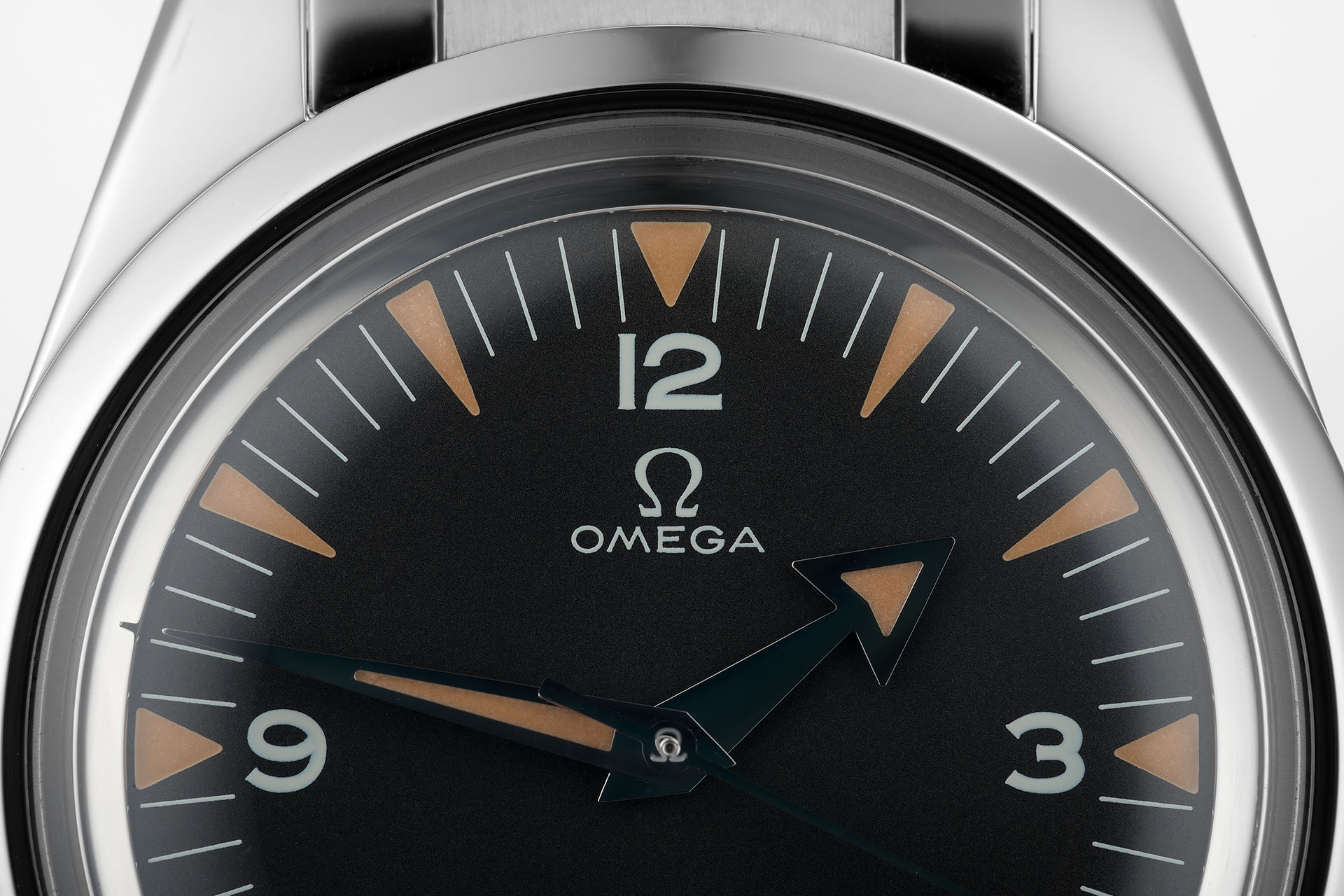 ref 22010382001002 | New '1957 Edition' | Omega Railmaster