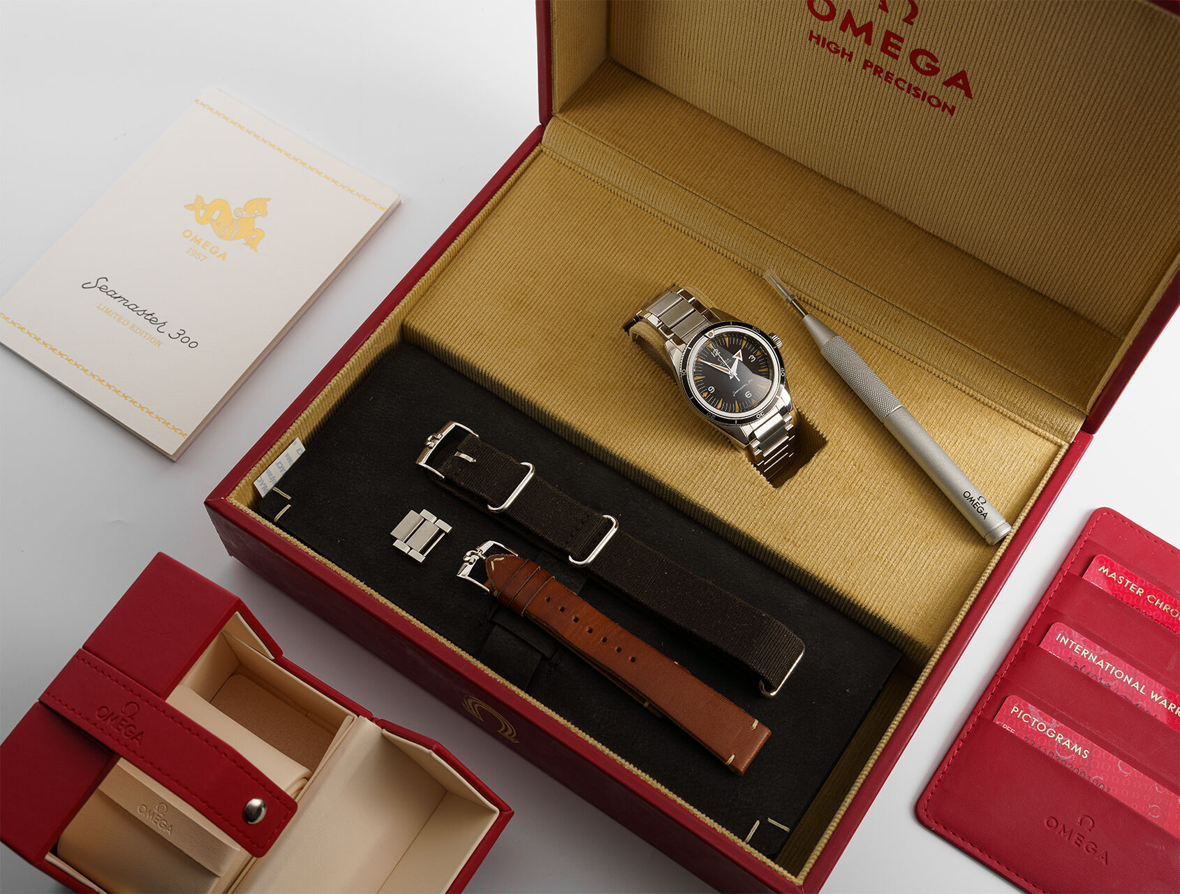 ref 234.10.39.20.01.001 | 1957 - Limited Edition | Omega Seamaster 300