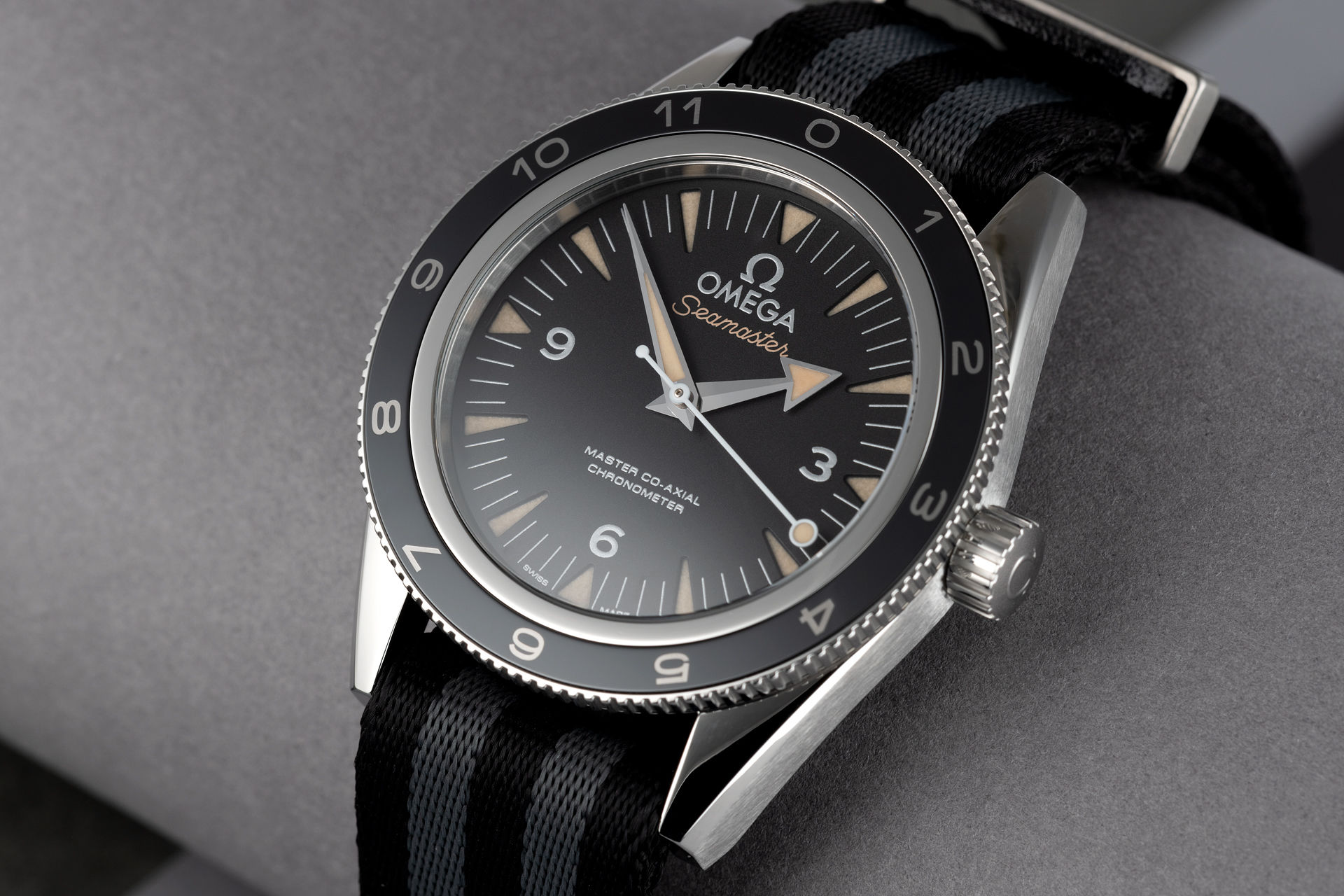 ref 233.32.41.21.01.001 | Limited Edition 'Omega Warranty' | Omega Seamaster Spectre