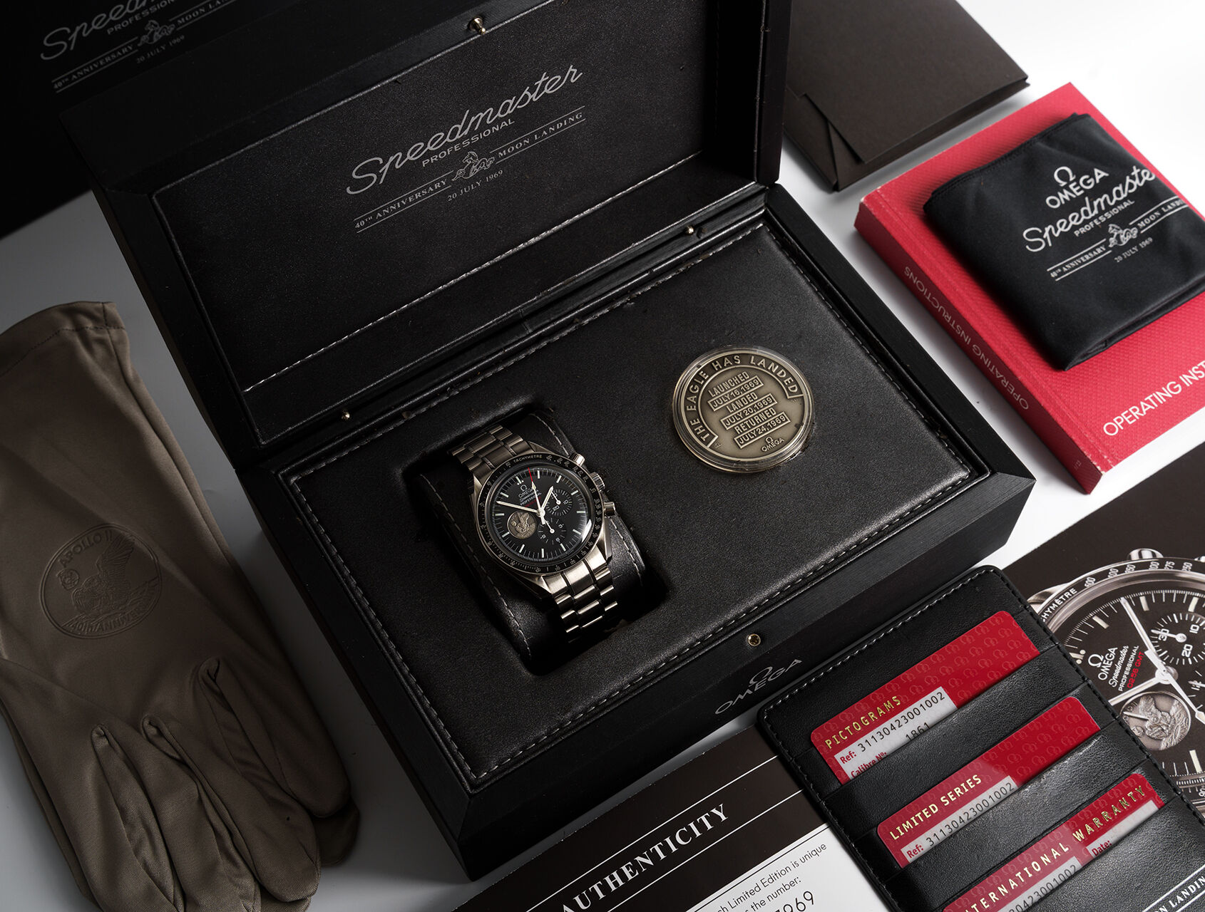 ref 311.30.42.30.01.002 | Speed Master Professional Apollo 11 40th Anniversary | Omega Speed Master Professional Apollo 11 40th Anniversary