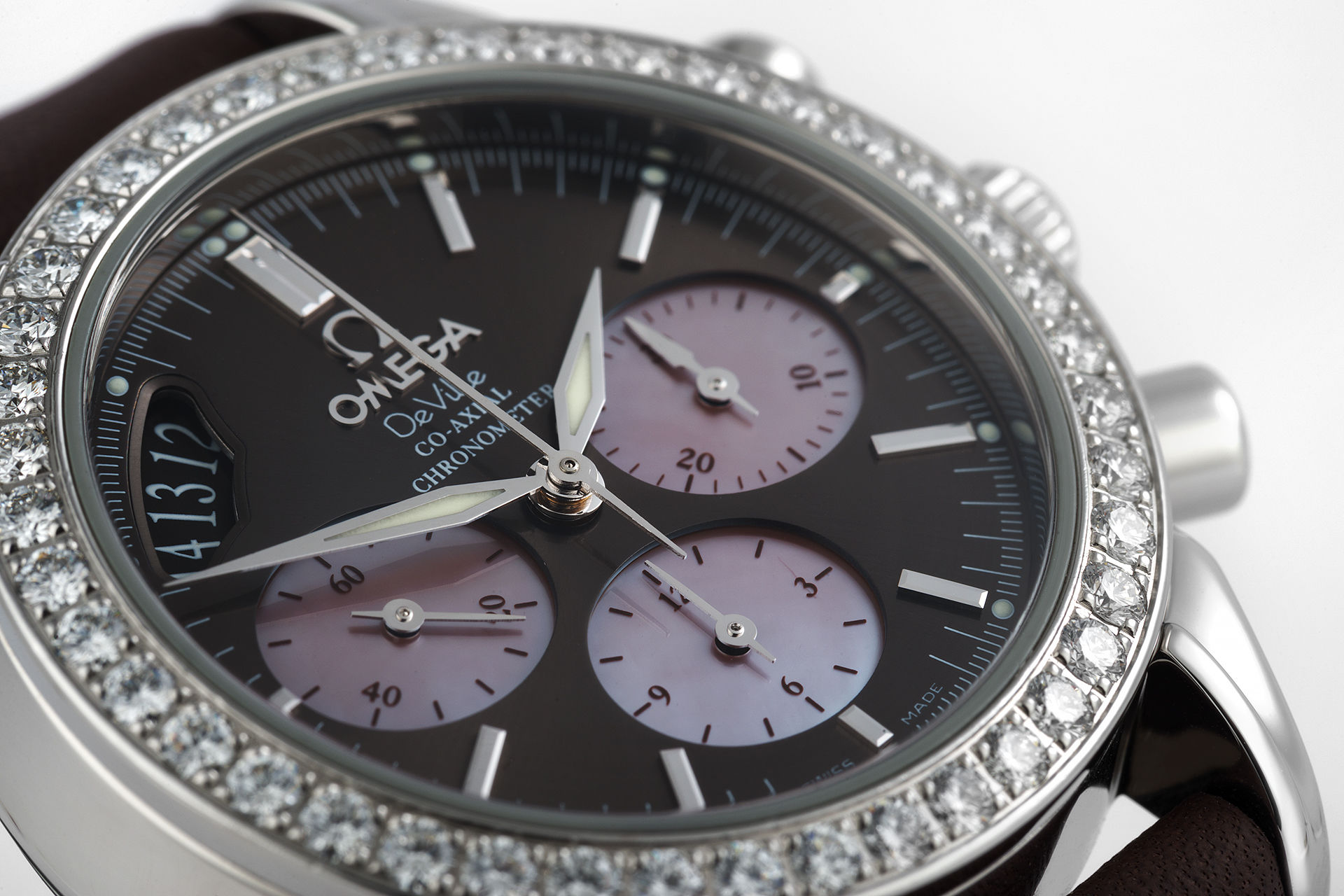 ref 48776037 | Diamond & Mother of Pearl | Omega Speedmaster