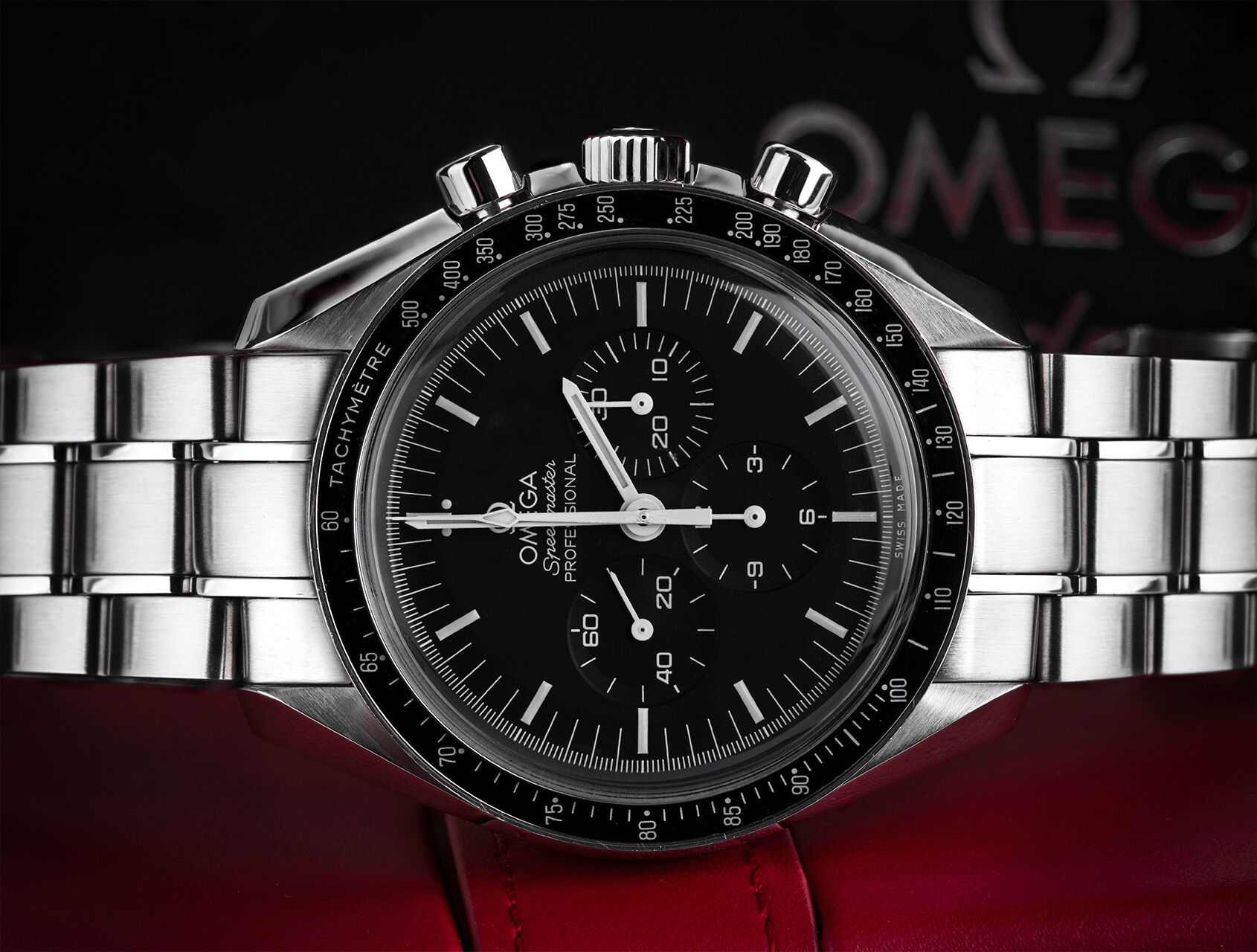 ref 31130423001005 | Moonwatch - 1861 Calibre | Omega Speedmaster