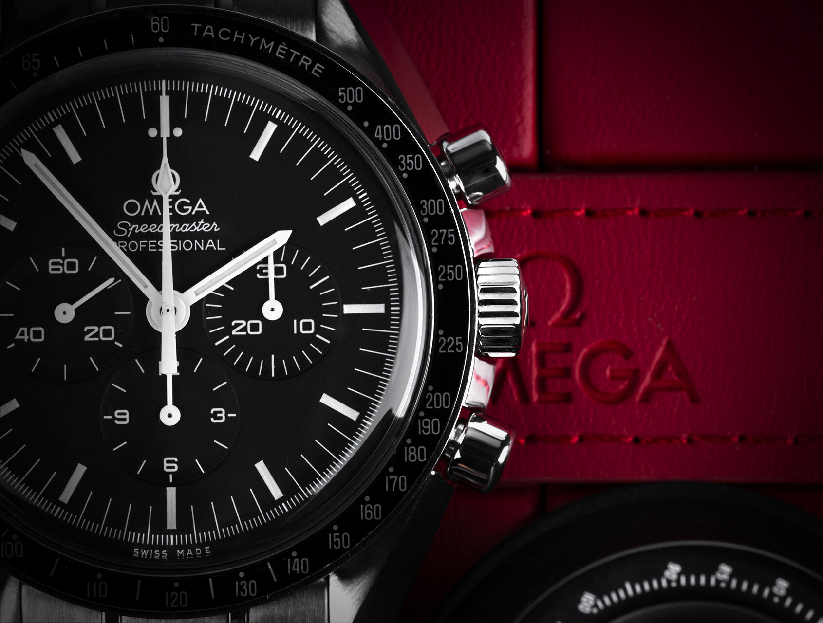 ref 31130423001005 | Moonwatch - 1861 Calibre | Omega Speedmaster