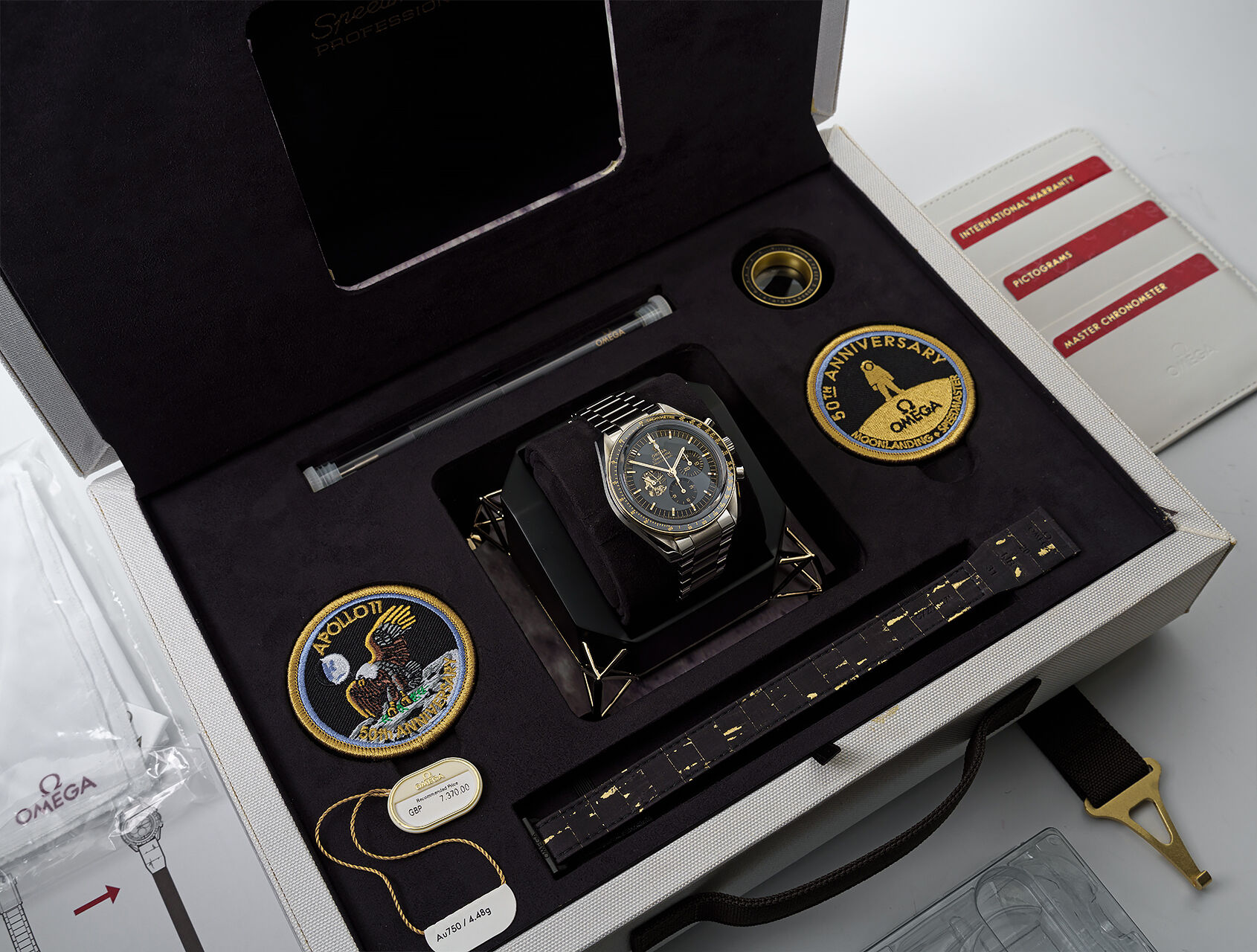 ref 31020425001001 | 50th Anniversary - Apollo II | Omega Speedmaster Professional